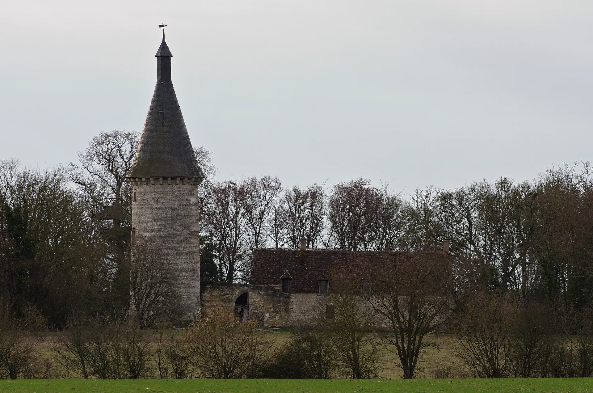Etang de Mareuil à Mareuil-sur-Arnon — À 2,2 km du lac