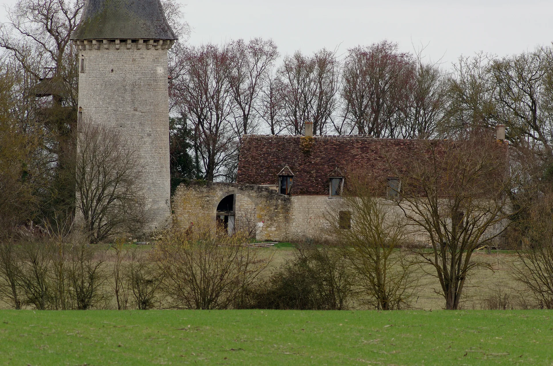 Etang de Mareuil à Mareuil-sur-Arnon — À 2,2 km du lac