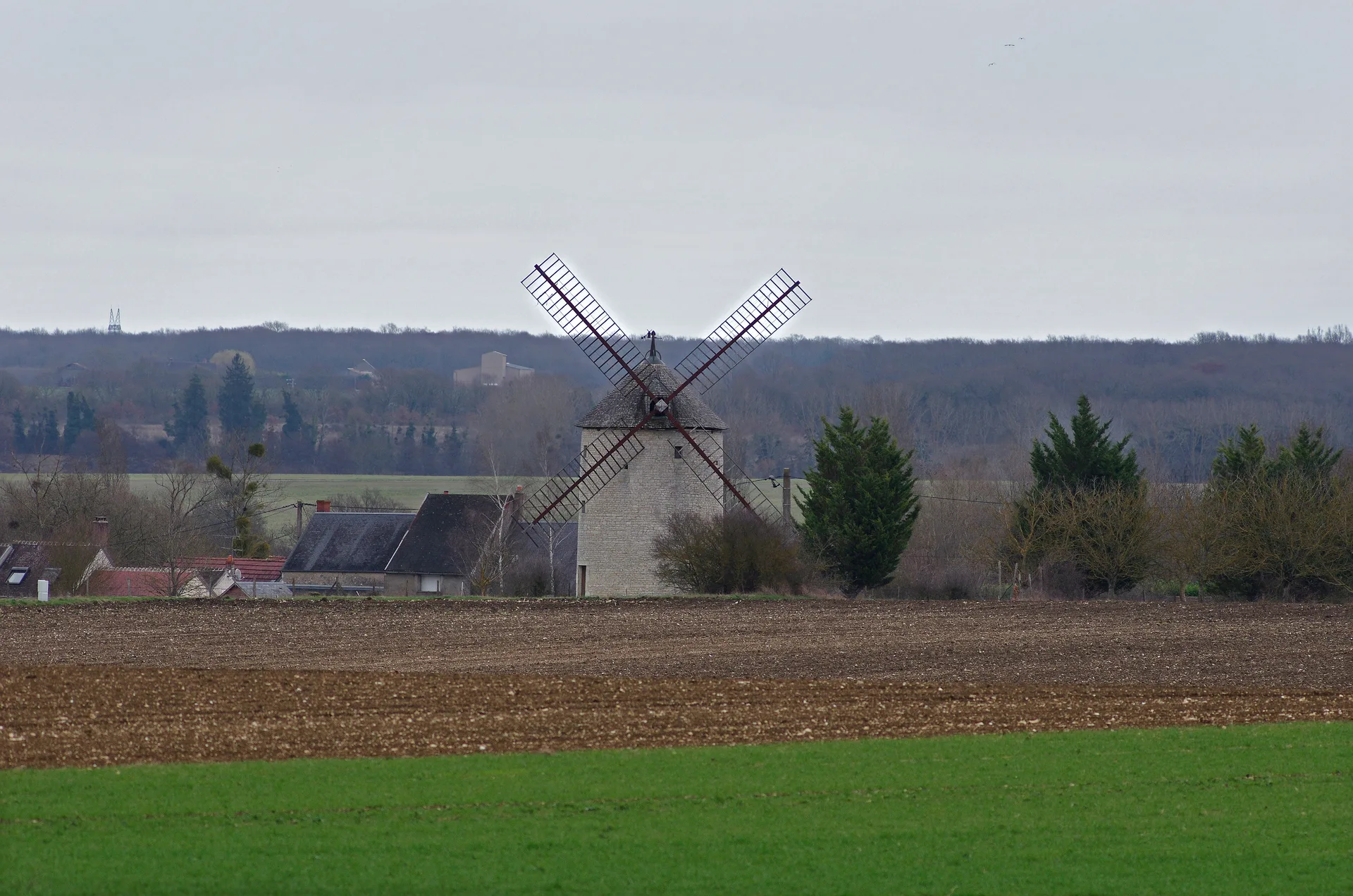 Etang de Mareuil à Mareuil-sur-Arnon — À 2,2 km du lac