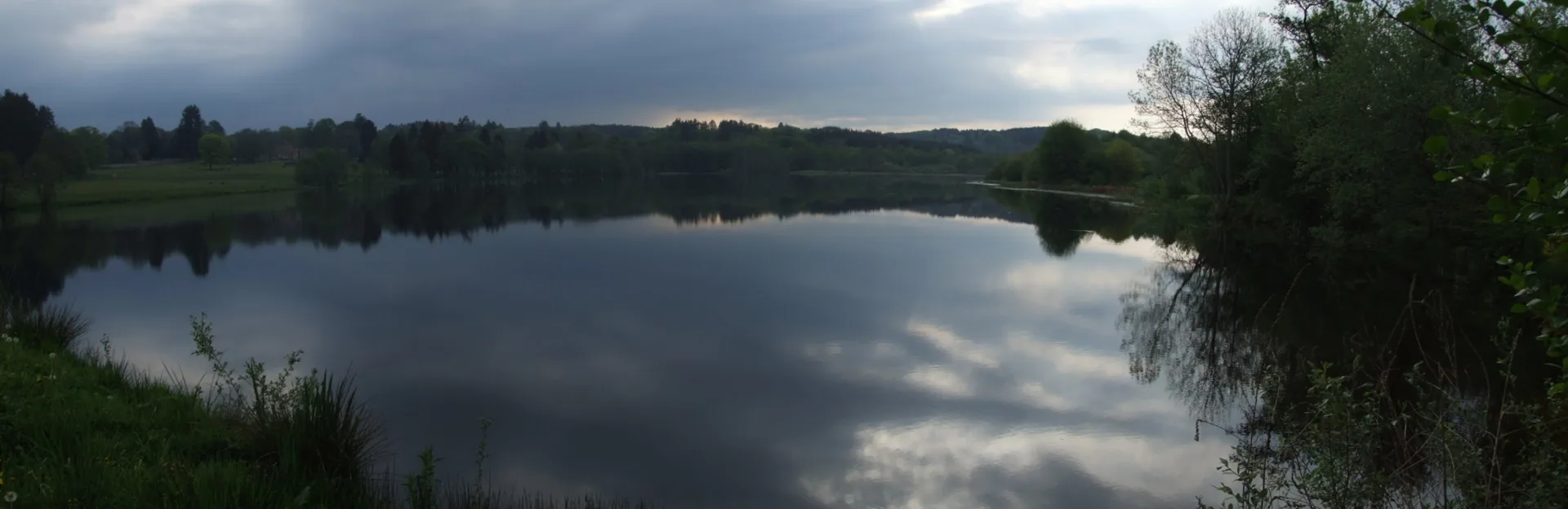 Etang de Moulin Morin à Champeau-en-Morvan — À 4,5 km du lac