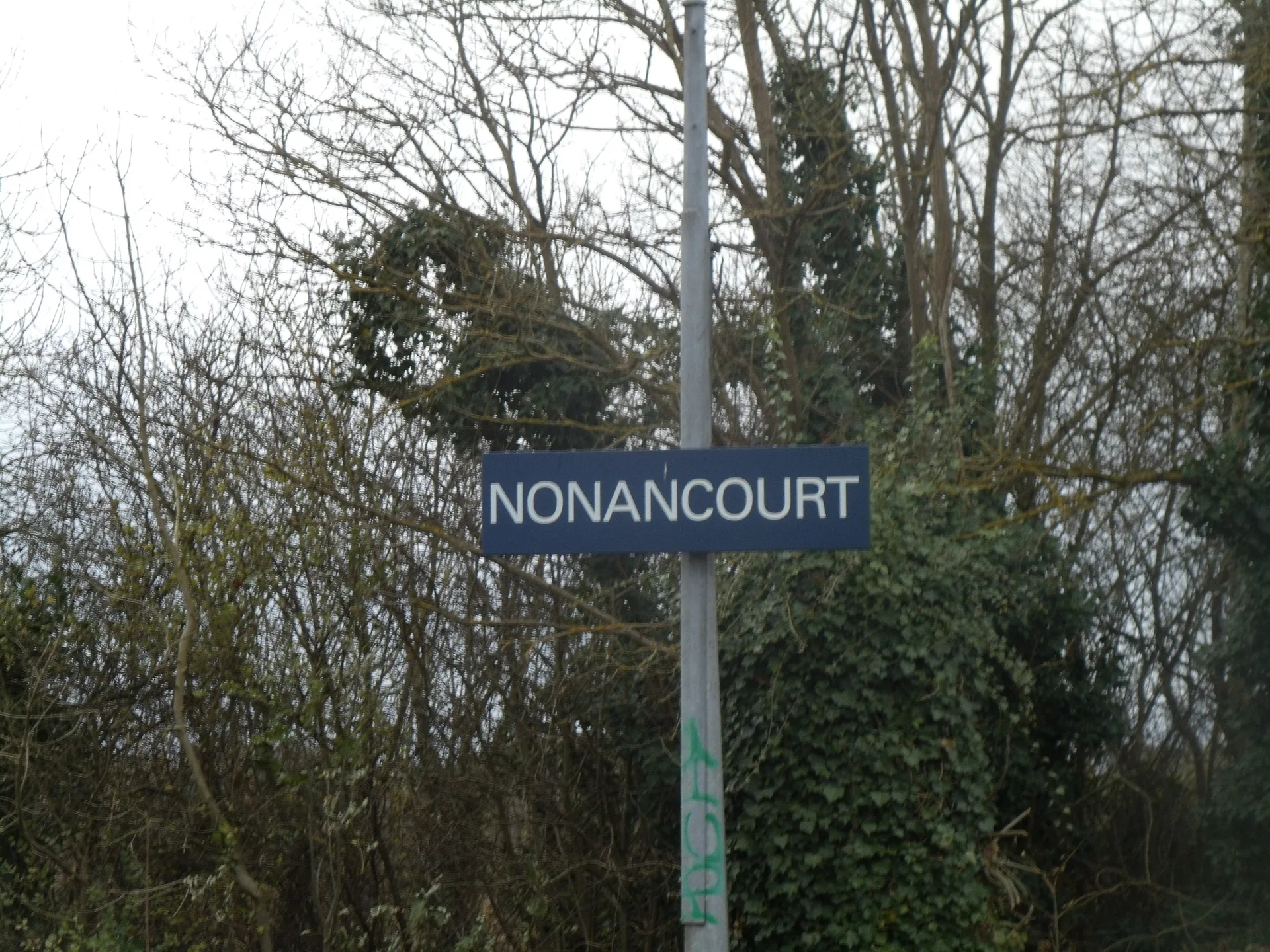 Etang de Nonancourt à Saint-Lubin-des-Joncherets — À 1,9 km du lac