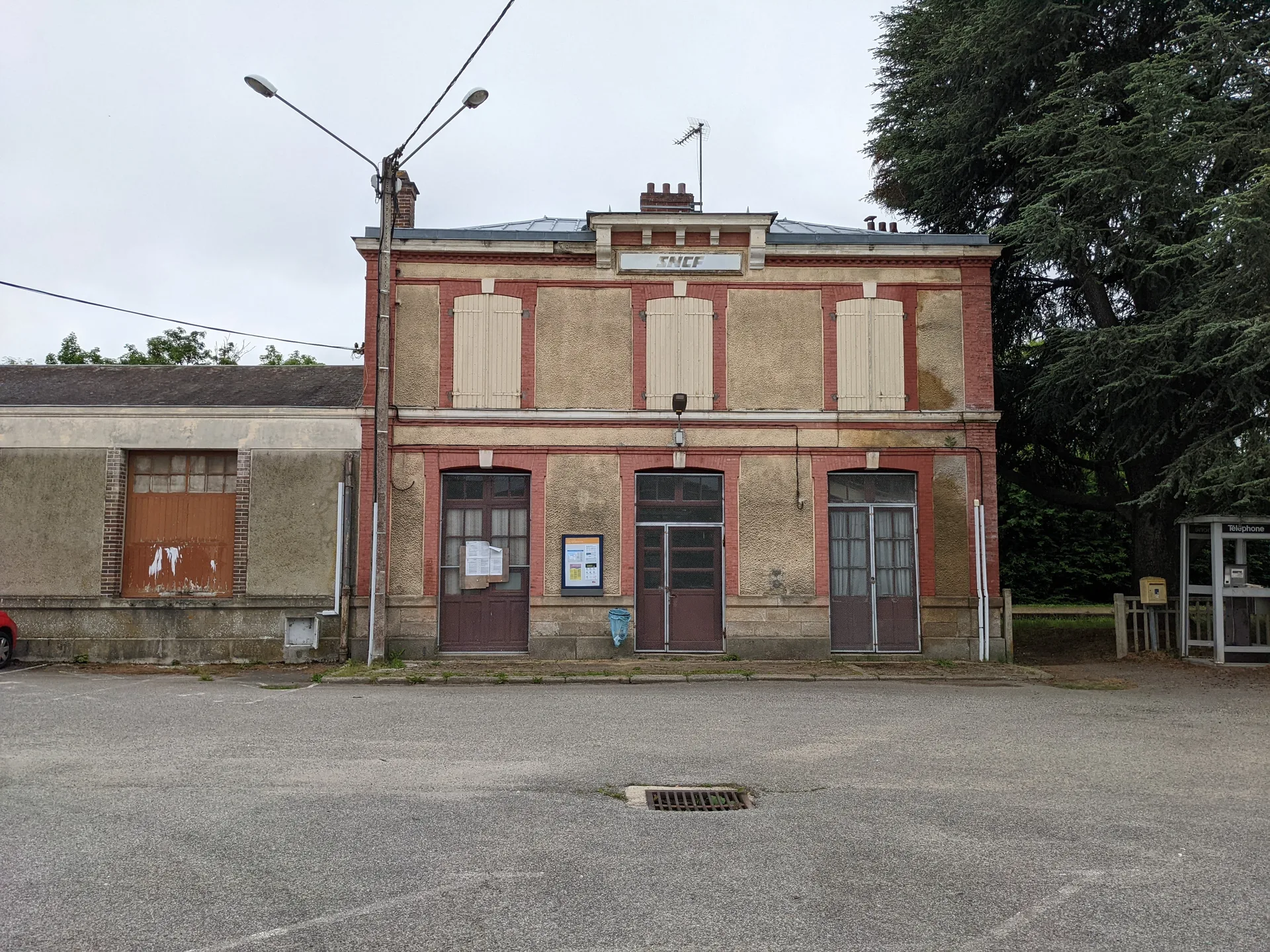 Etang de Nonancourt à Saint-Lubin-des-Joncherets — À 2,0 km du lac