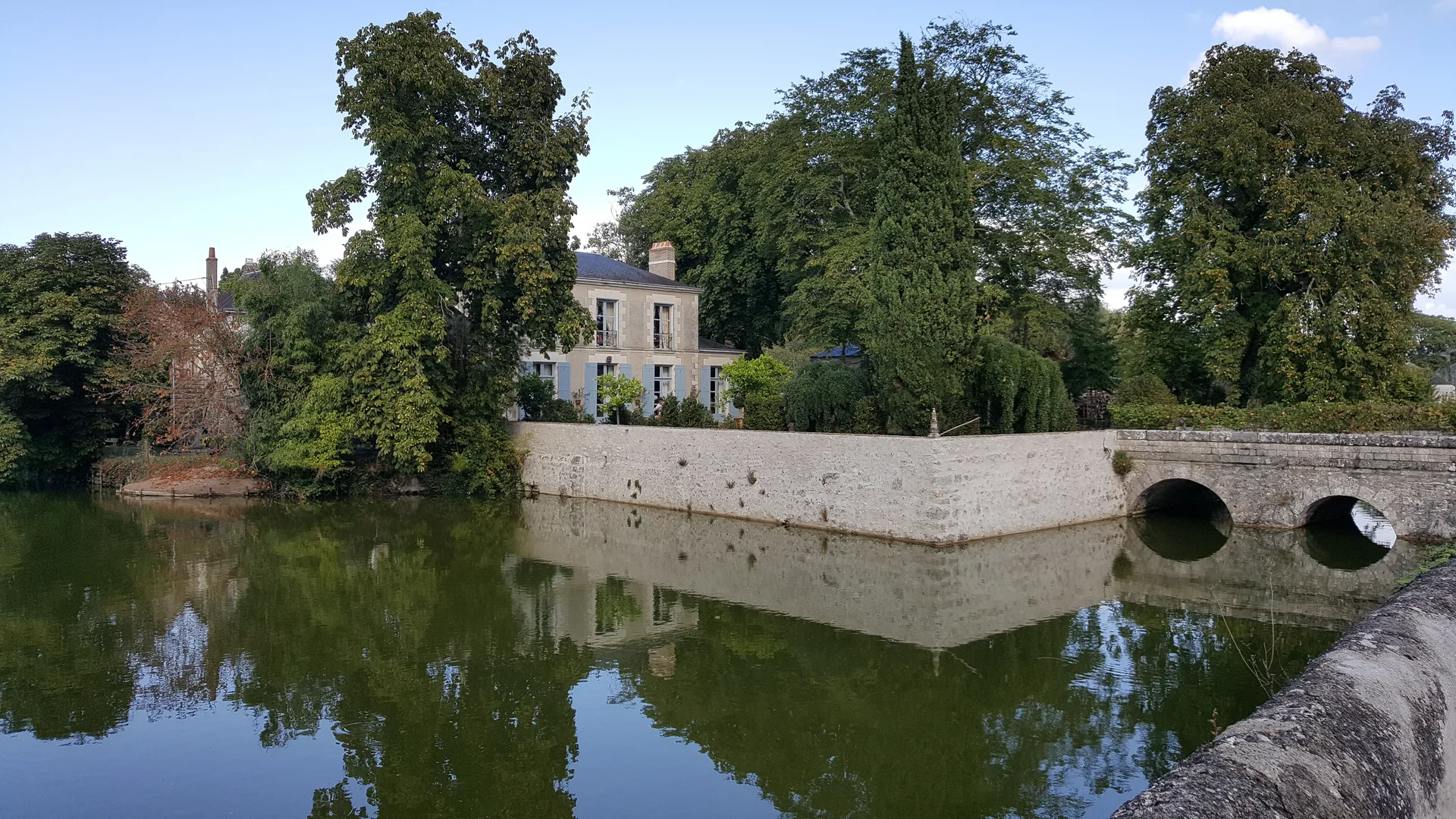 Etang de Onzain à Veuzain-sur-Loire — À 461 m du lac