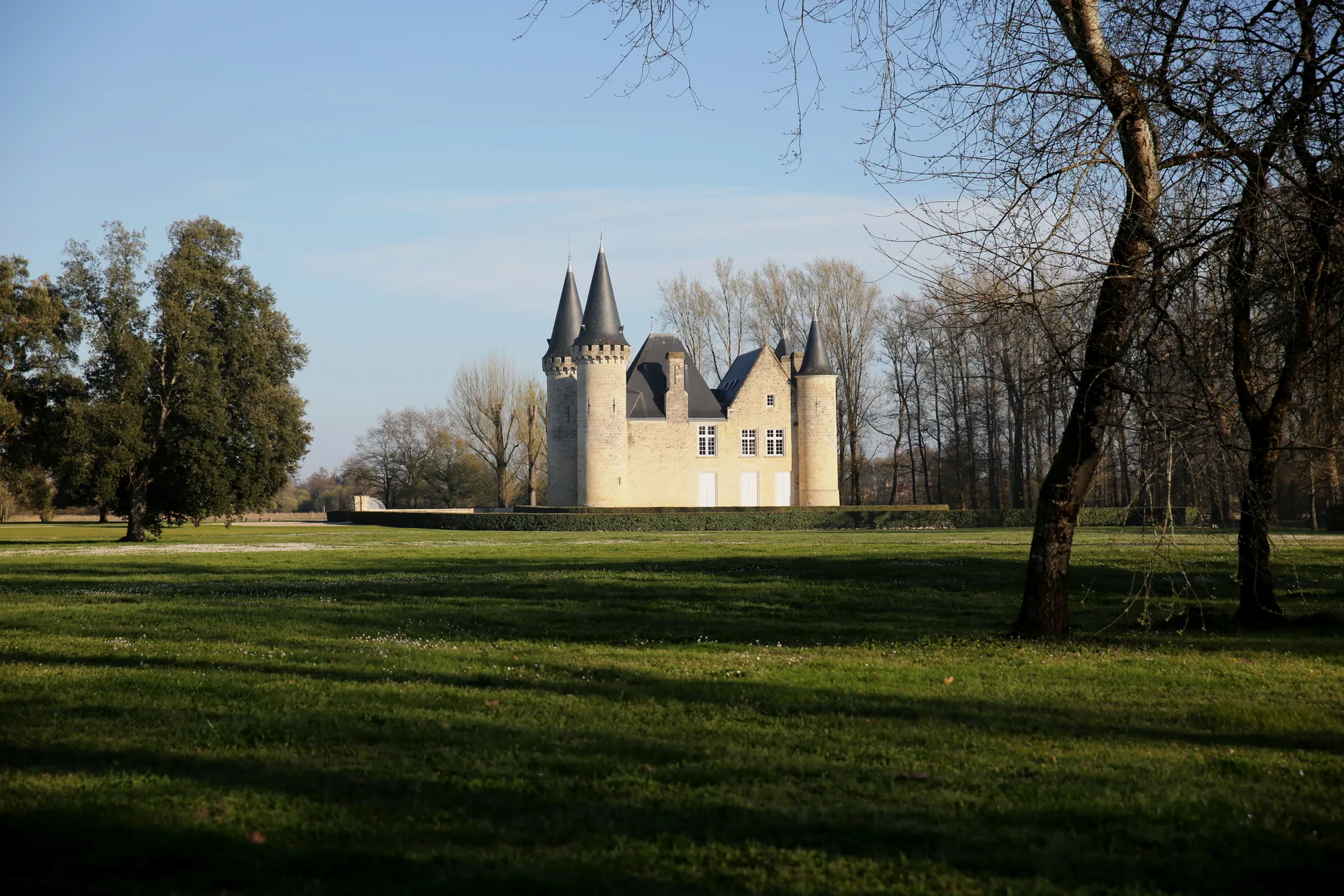 Etang de Paloumey à Ludon-Médoc — À 975 m du lac