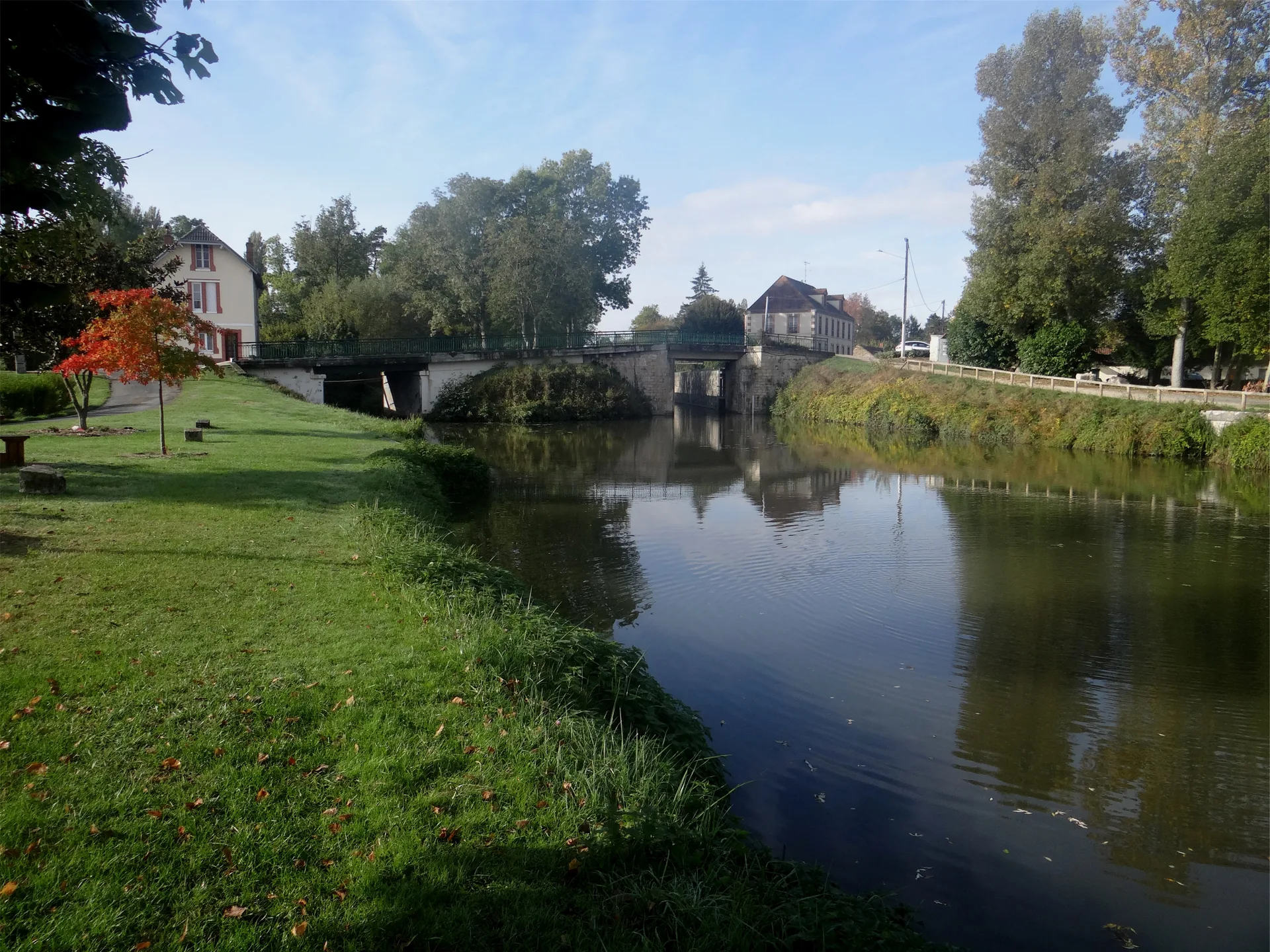 Etang de Piquereau à Chailly-en-Gâtinais — À 2,9 km du lac