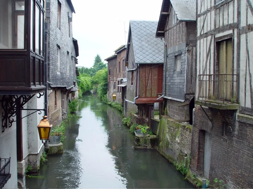 Etang de Pont Audemer à Toutainville — À 2,5 km du lac
