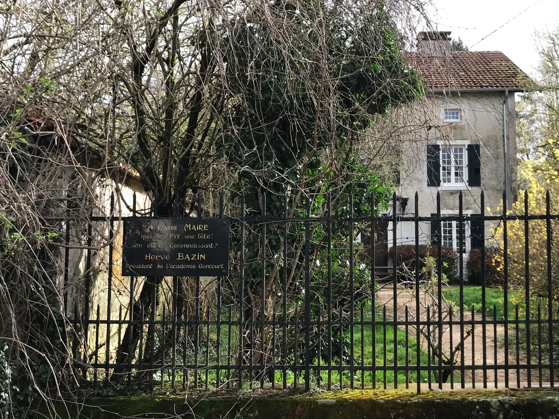 Etang de Puthiere à Escles — À 4,4 km du lac