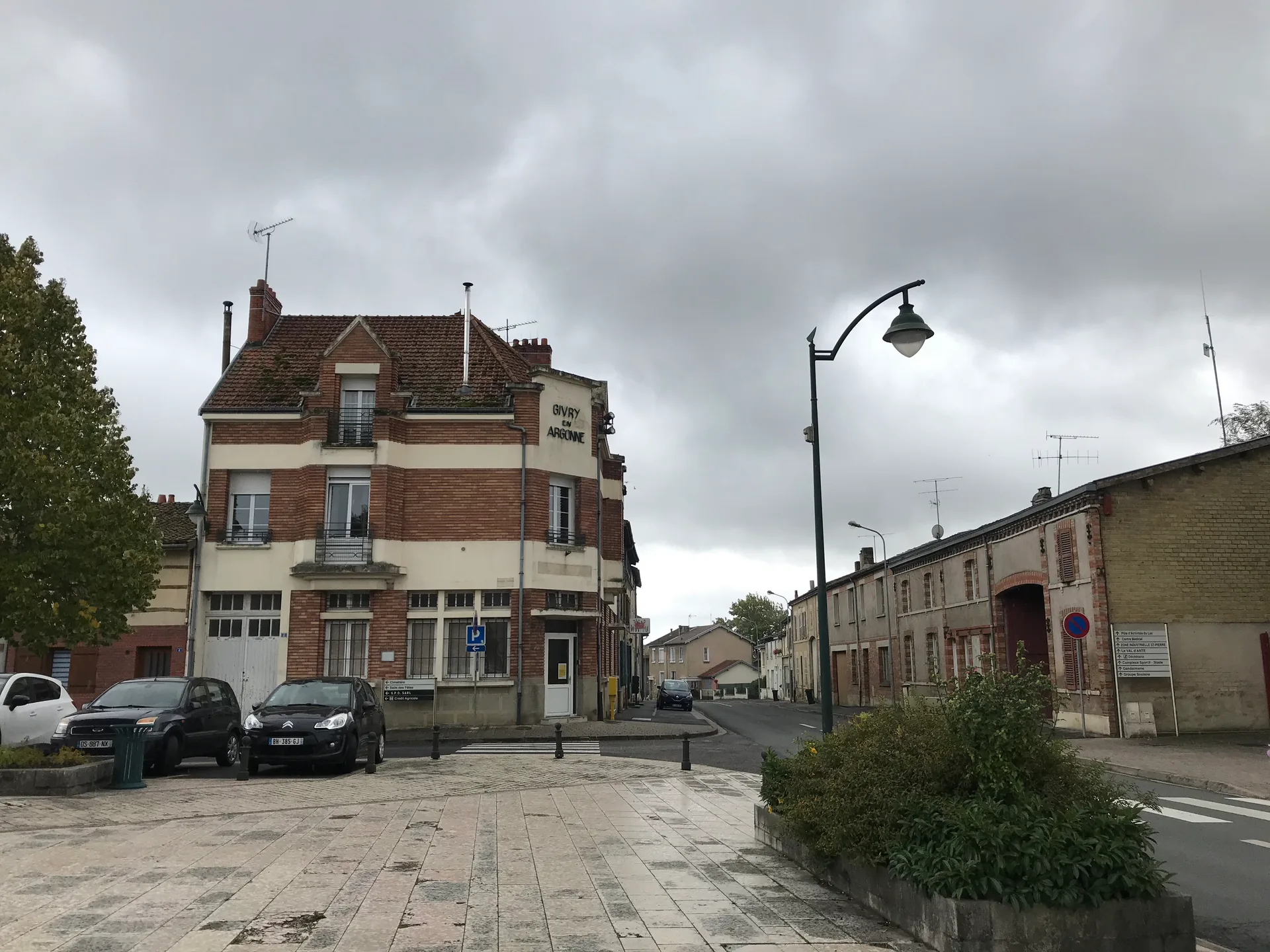 Etang de Roussi Pre à Épense — À 3,0 km du lac