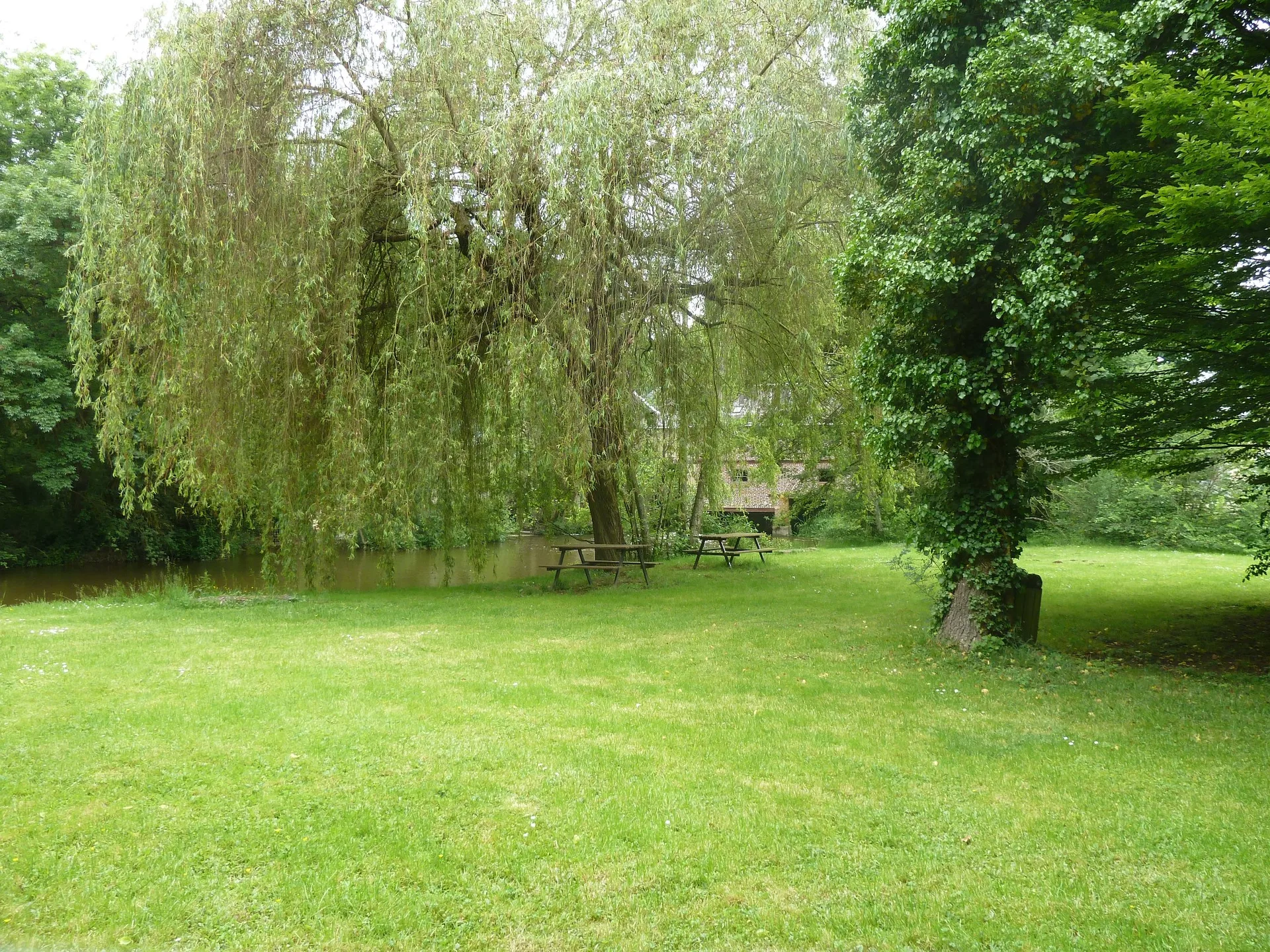 Etang de Saint-Firmin des Pres à Saint-Firmin-des-Prés — À 2,0 km du lac