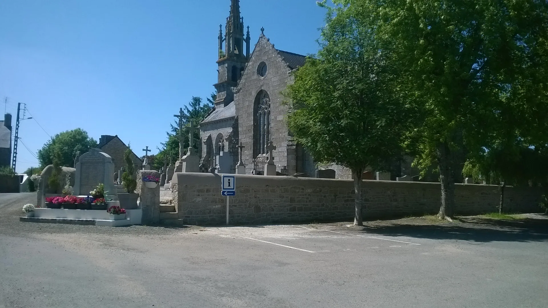 Etang de Saint Norgant Kerne uhel à Trémargat — À 1,9 km du lac