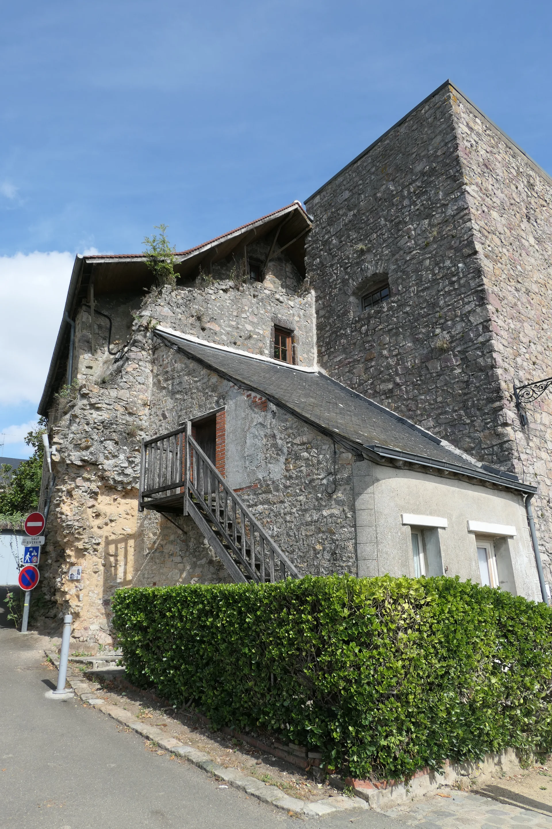 Etang de Sainte Suzanne à Sainte-Suzanne-et-Chammes — Sur le lac