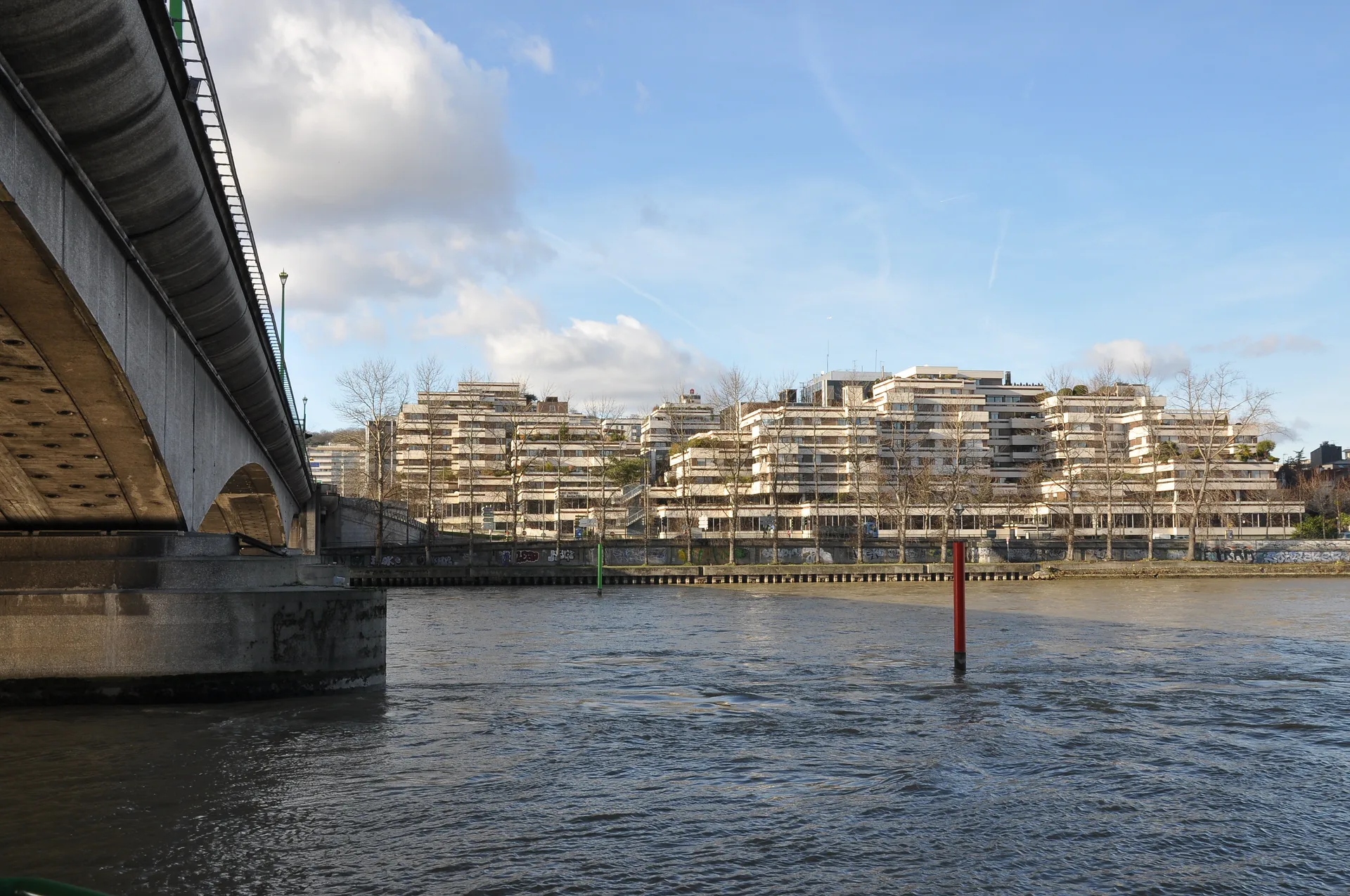 Etang de Suresnes à Paris — À 276 m du lac