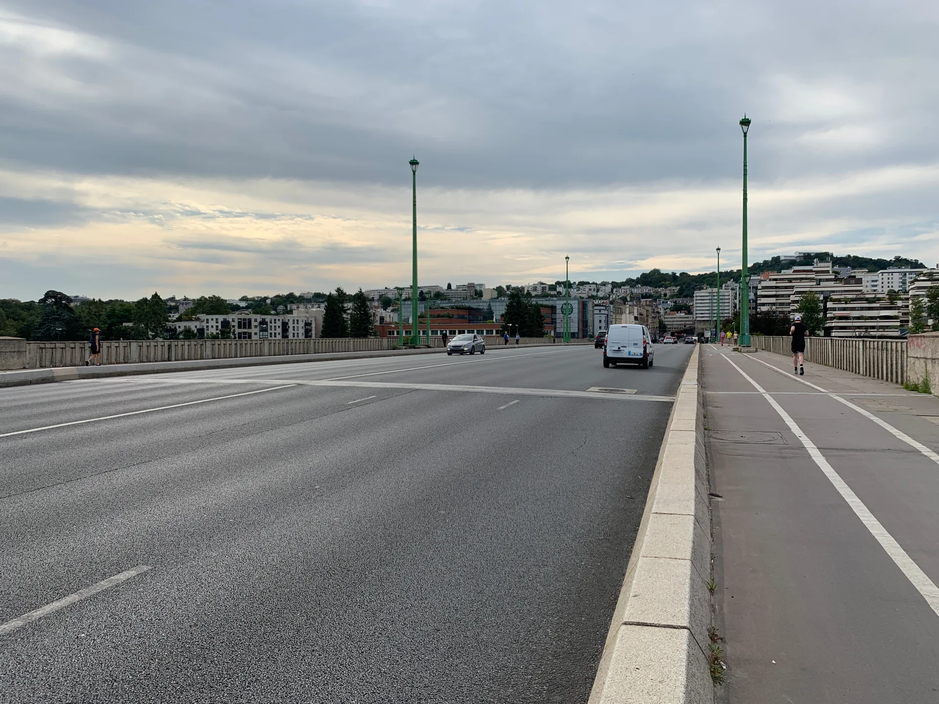 Etang de Suresnes à Paris — À 316 m du lac