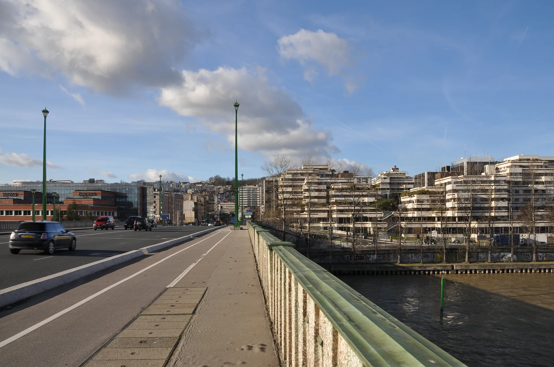 Etang de Suresnes à Paris — À 243 m du lac