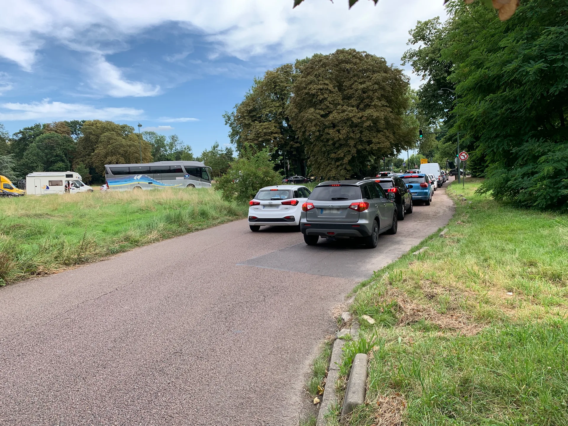 Etang de Suresnes à Paris — À 258 m du lac