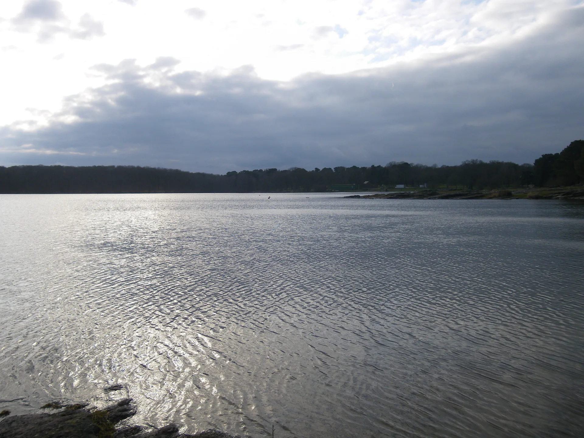 Etang de Tremelin à Iffendic — Sur le lac