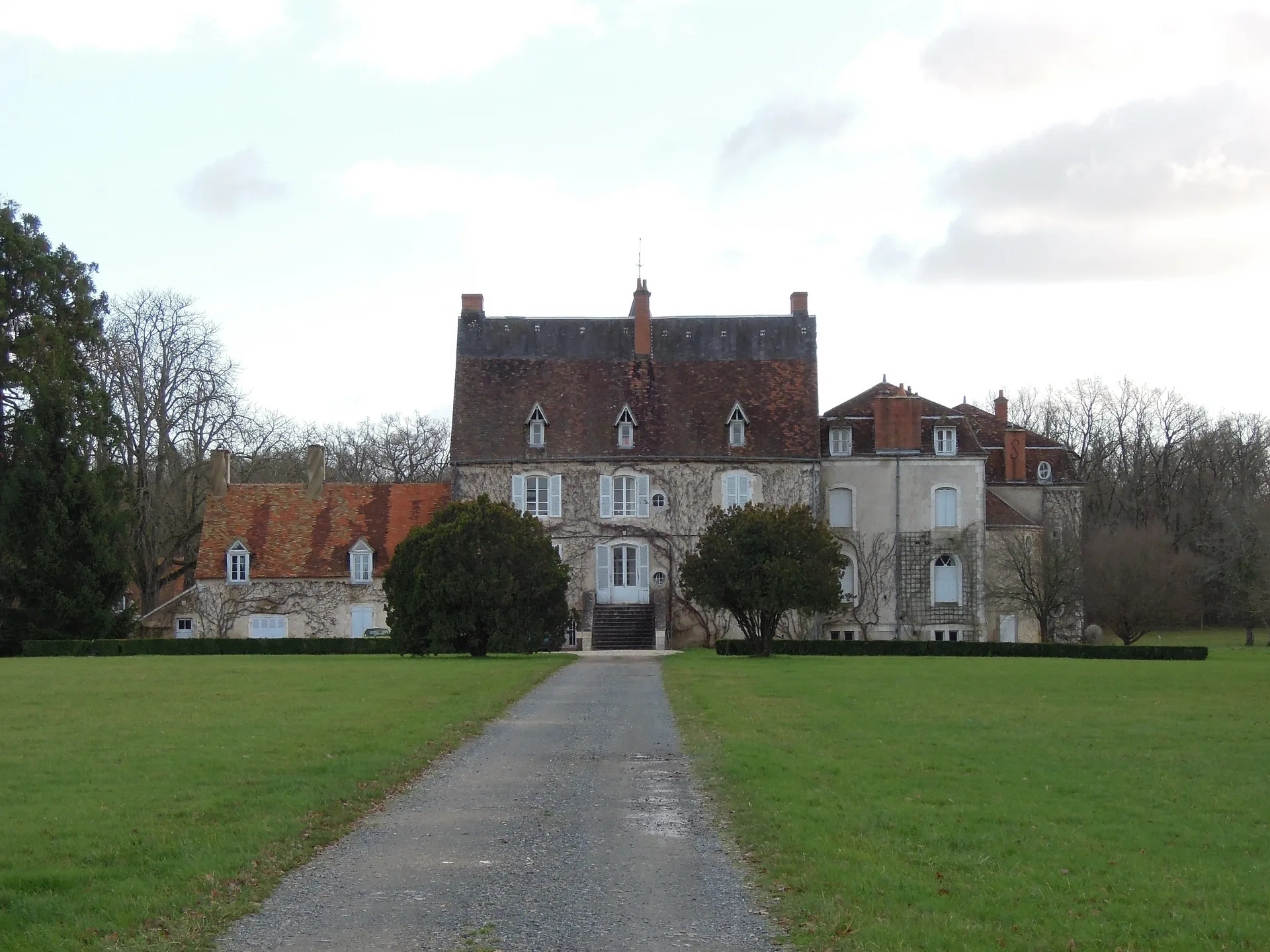 Etang de Velles à Velles — À 3,5 km du lac