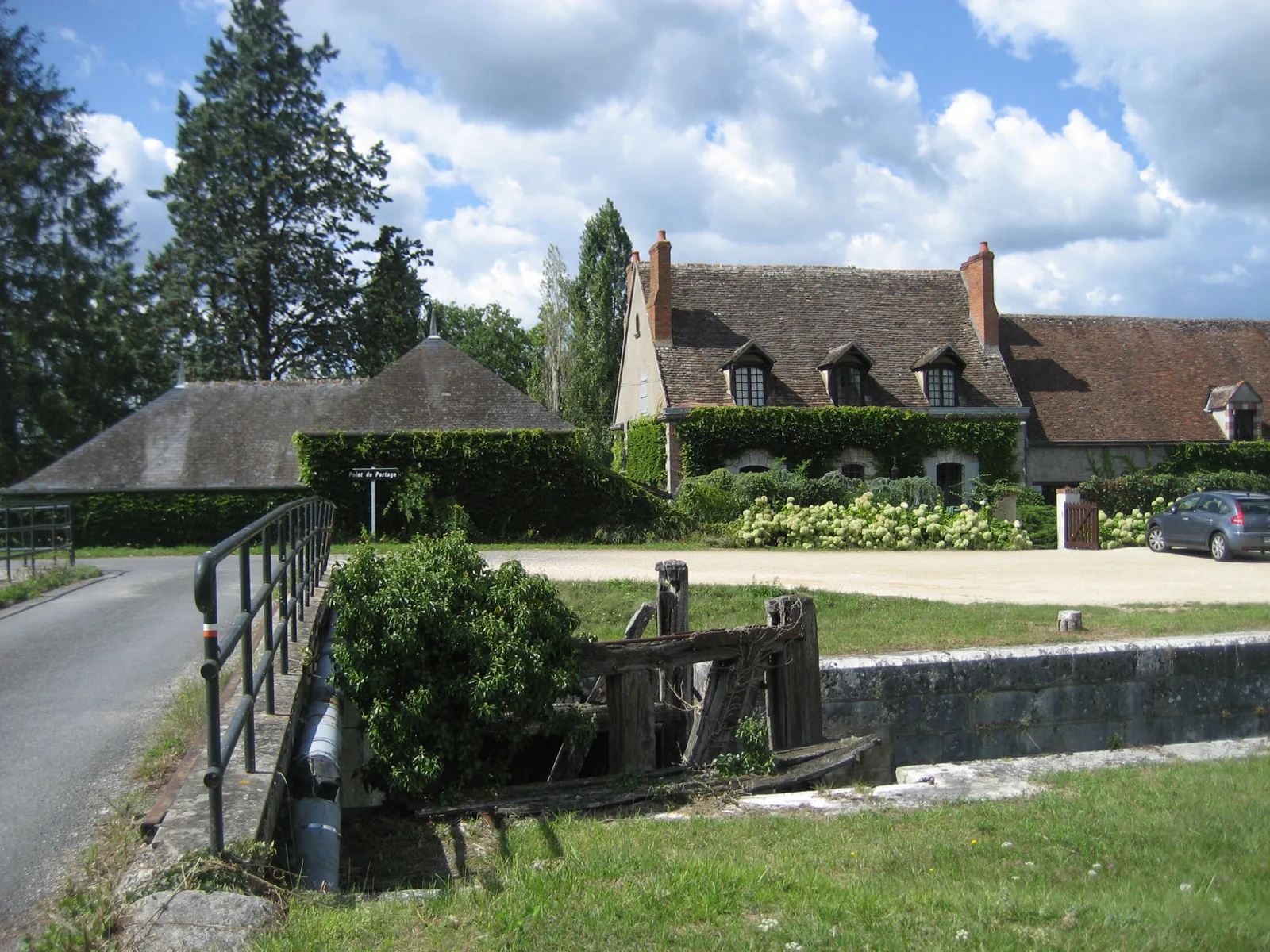 Etang des Bois à Vieilles-Maisons-sur-Joudry — À 3,5 km du lac