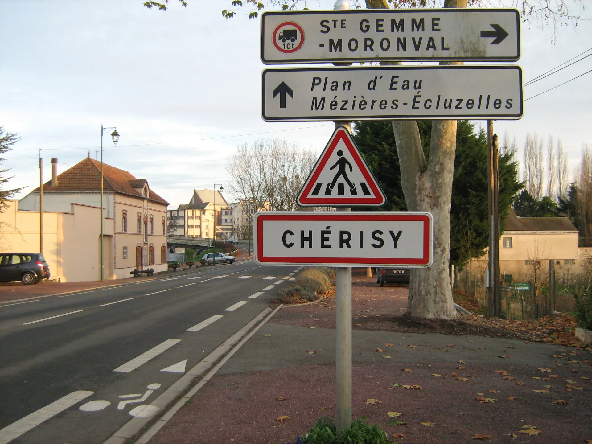 Etang des Chatelets à Sainte-Gemme-Moronval — À 865 m du lac