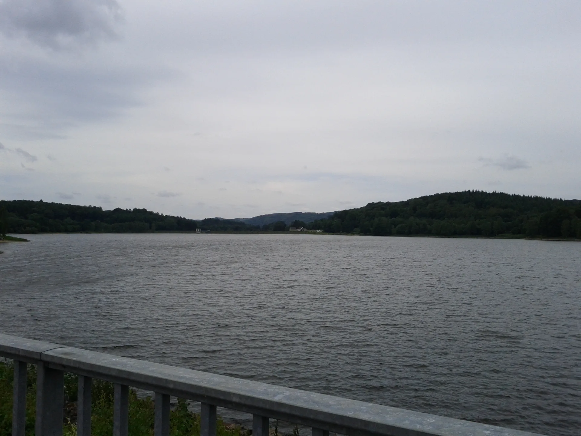 Etang des Hates à Alligny-en-Morvan — À 3,2 km du lac