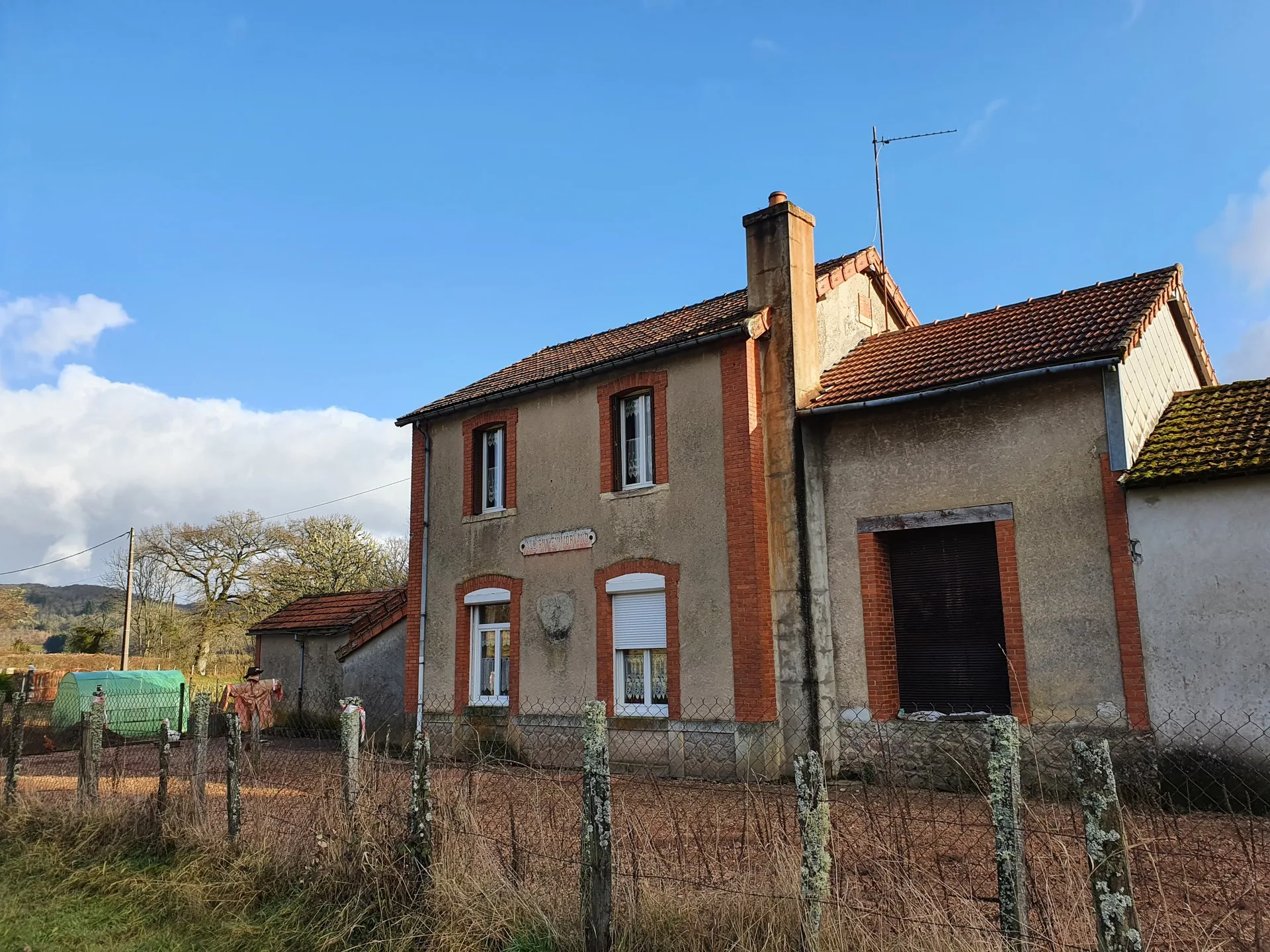 Etang des Hates à Alligny-en-Morvan — À 4,6 km du lac