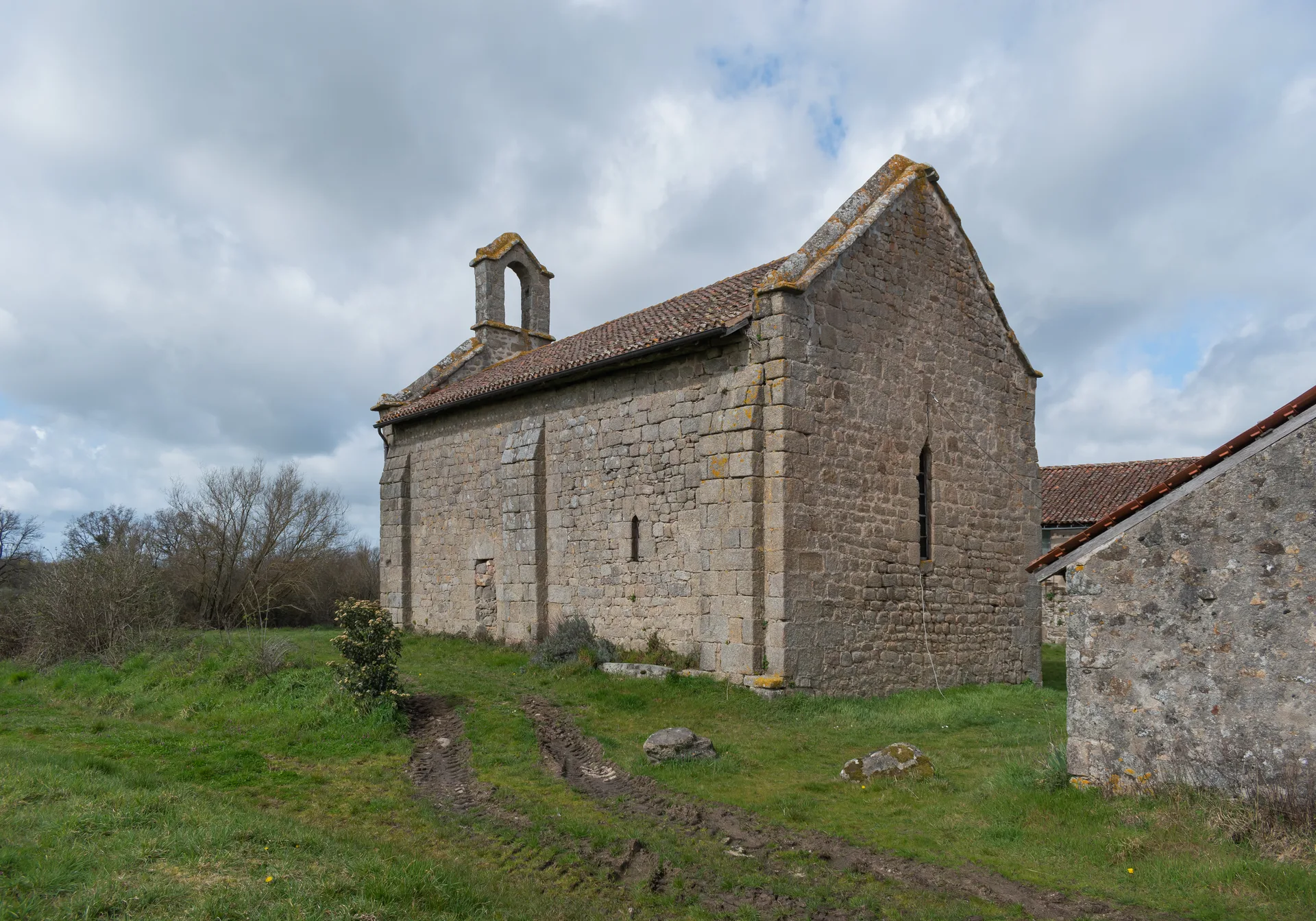 Etang des Planchettes à Azat-le-Ris — À 4,8 km du lac