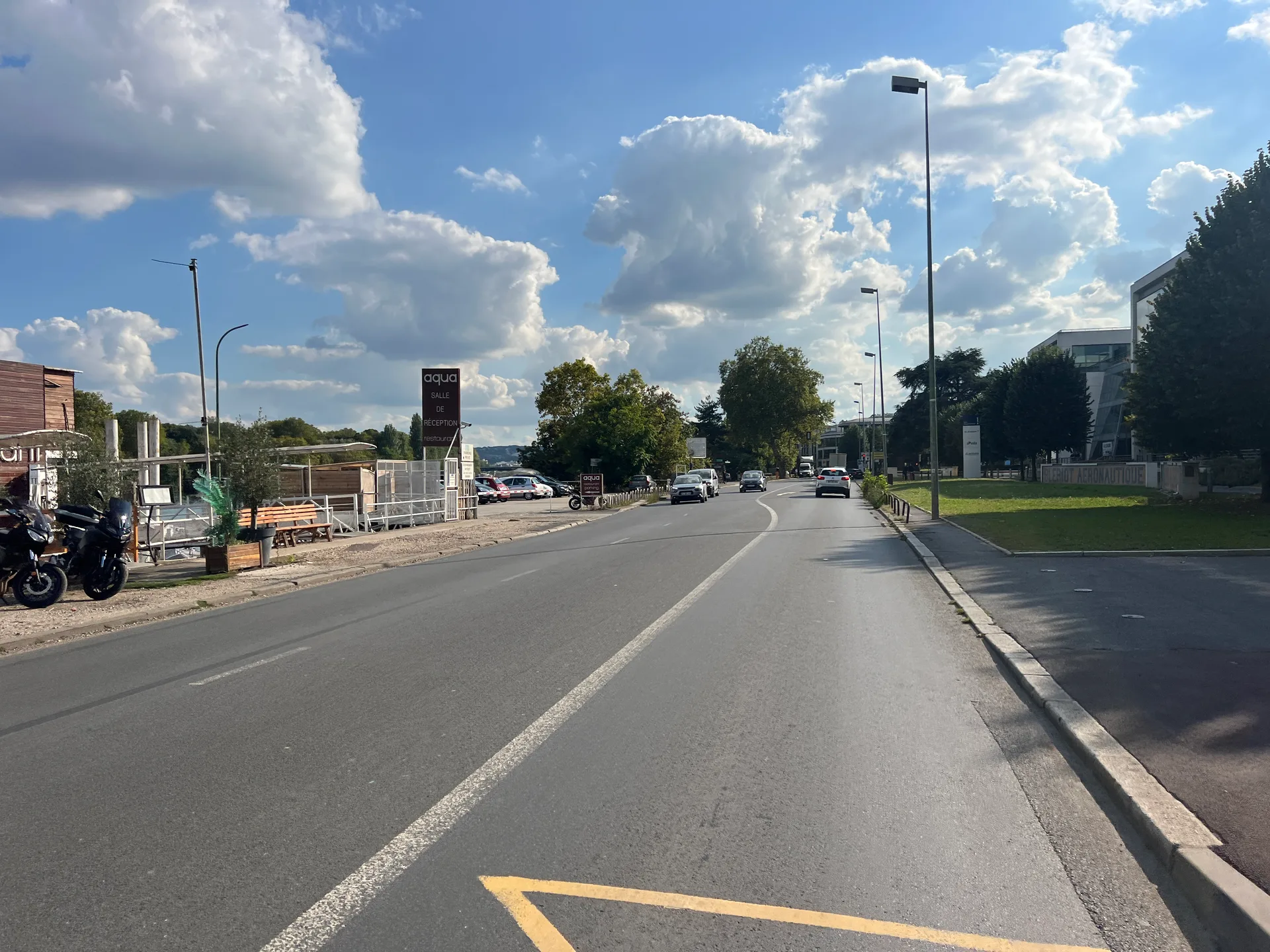 Etang des Tribunes à Paris — À 308 m du lac