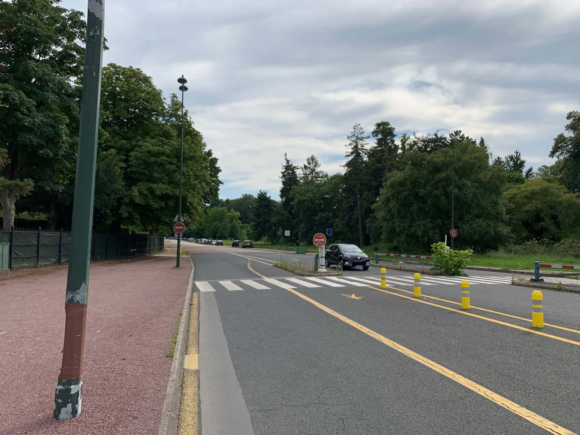 Etang des Tribunes à Paris — À 242 m du lac