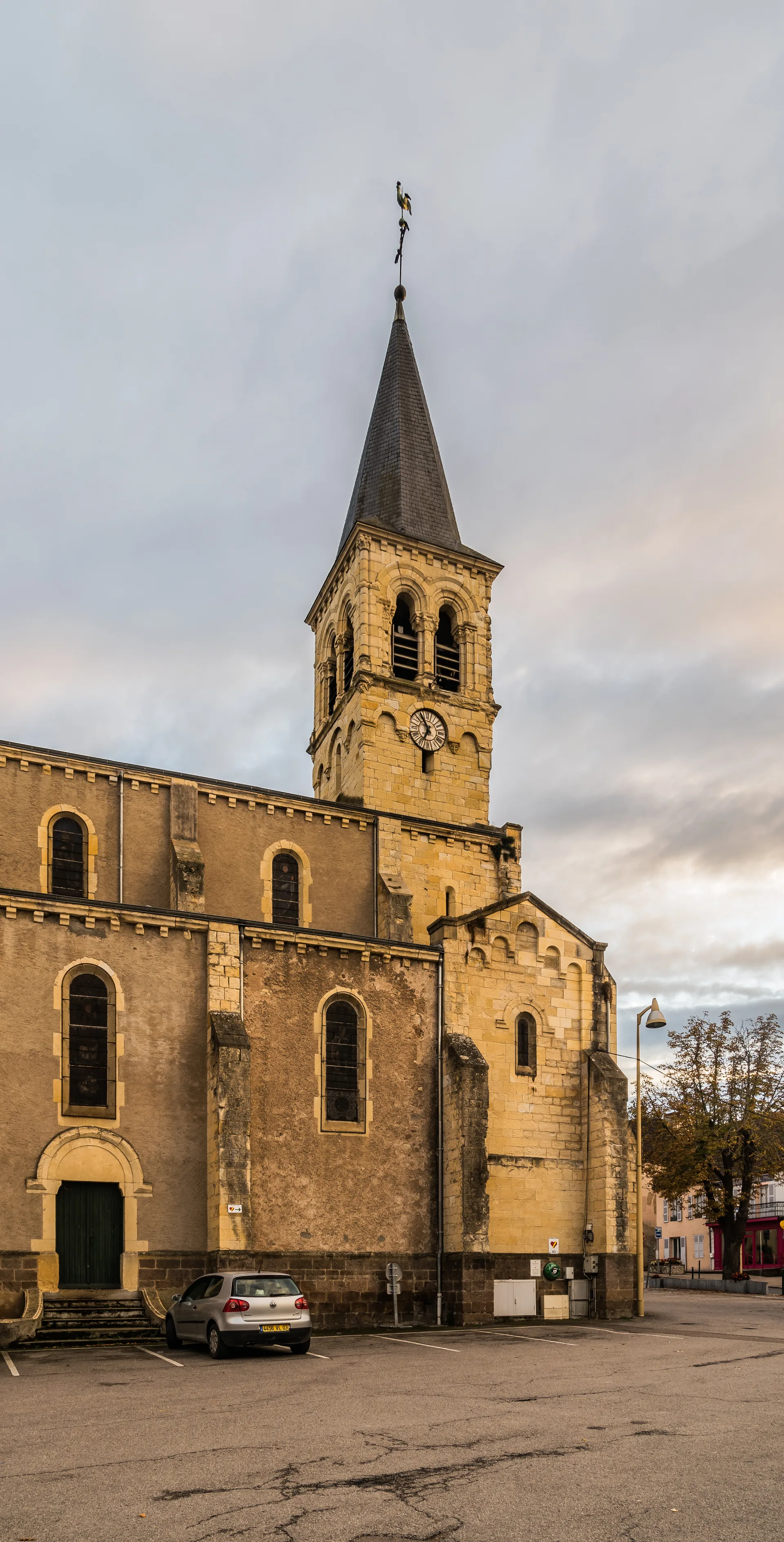 Etang du Donjon à Le Donjon — À 1,2 km du lac
