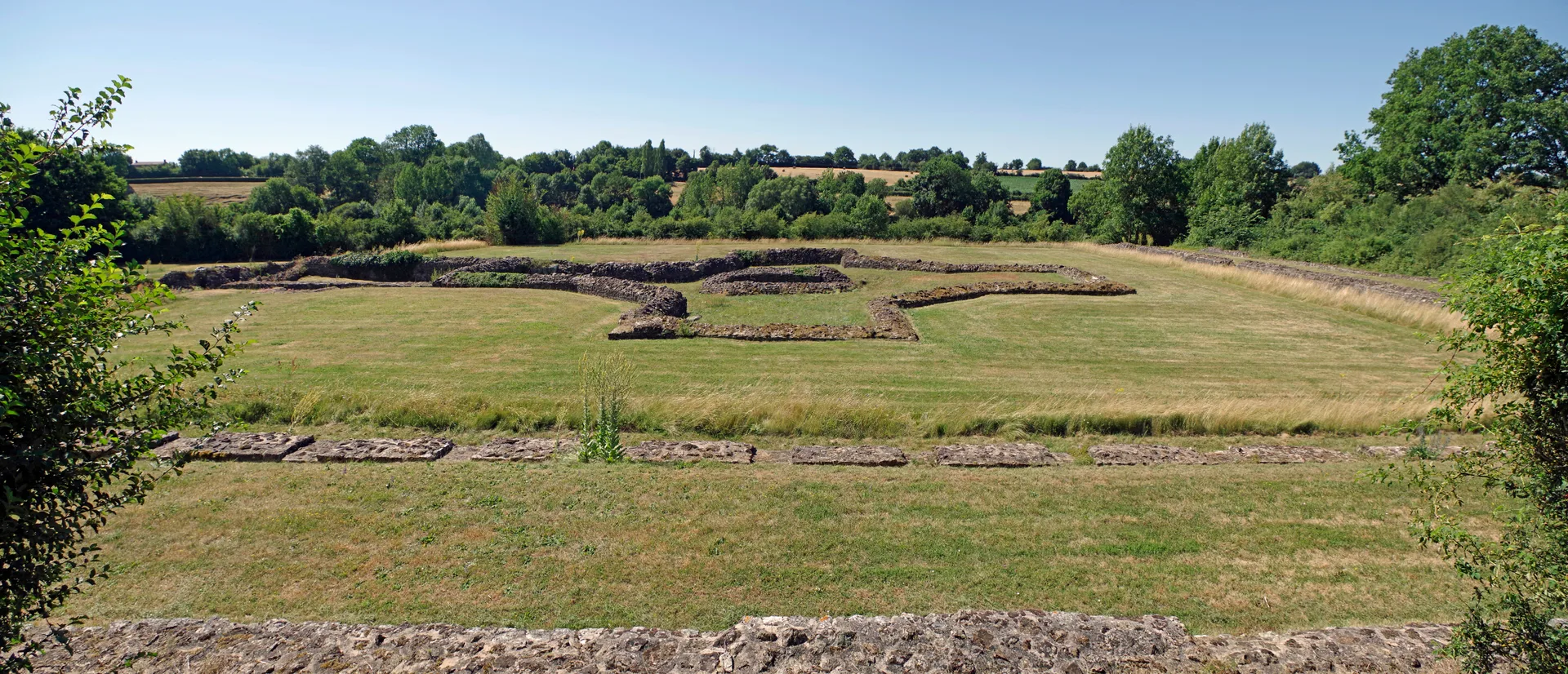 Etang du Grand Pre à Les Forges — À 4,7 km du lac