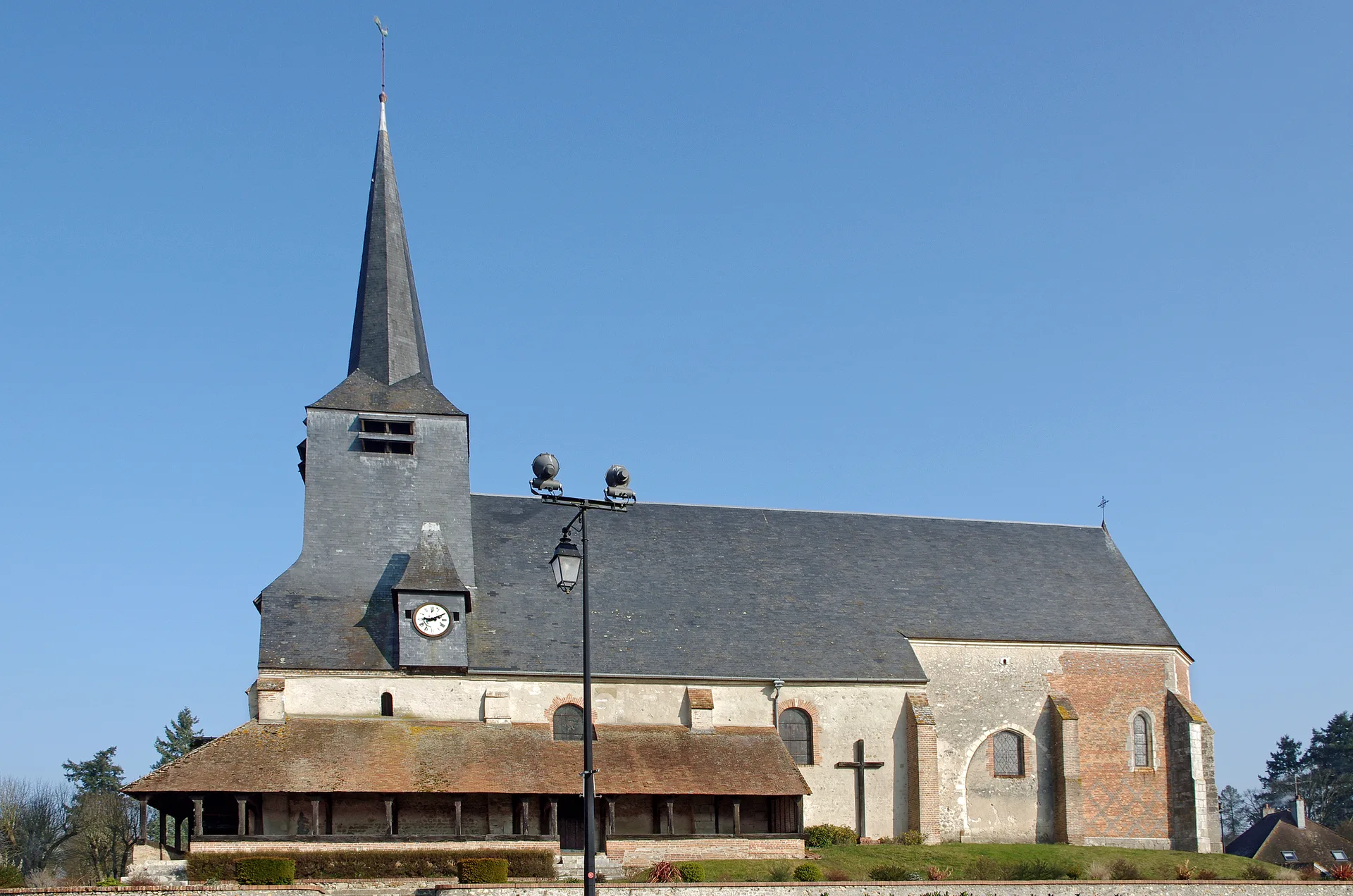 Etang du Logis à Brinon-sur-Sauldre — À 3,6 km du lac