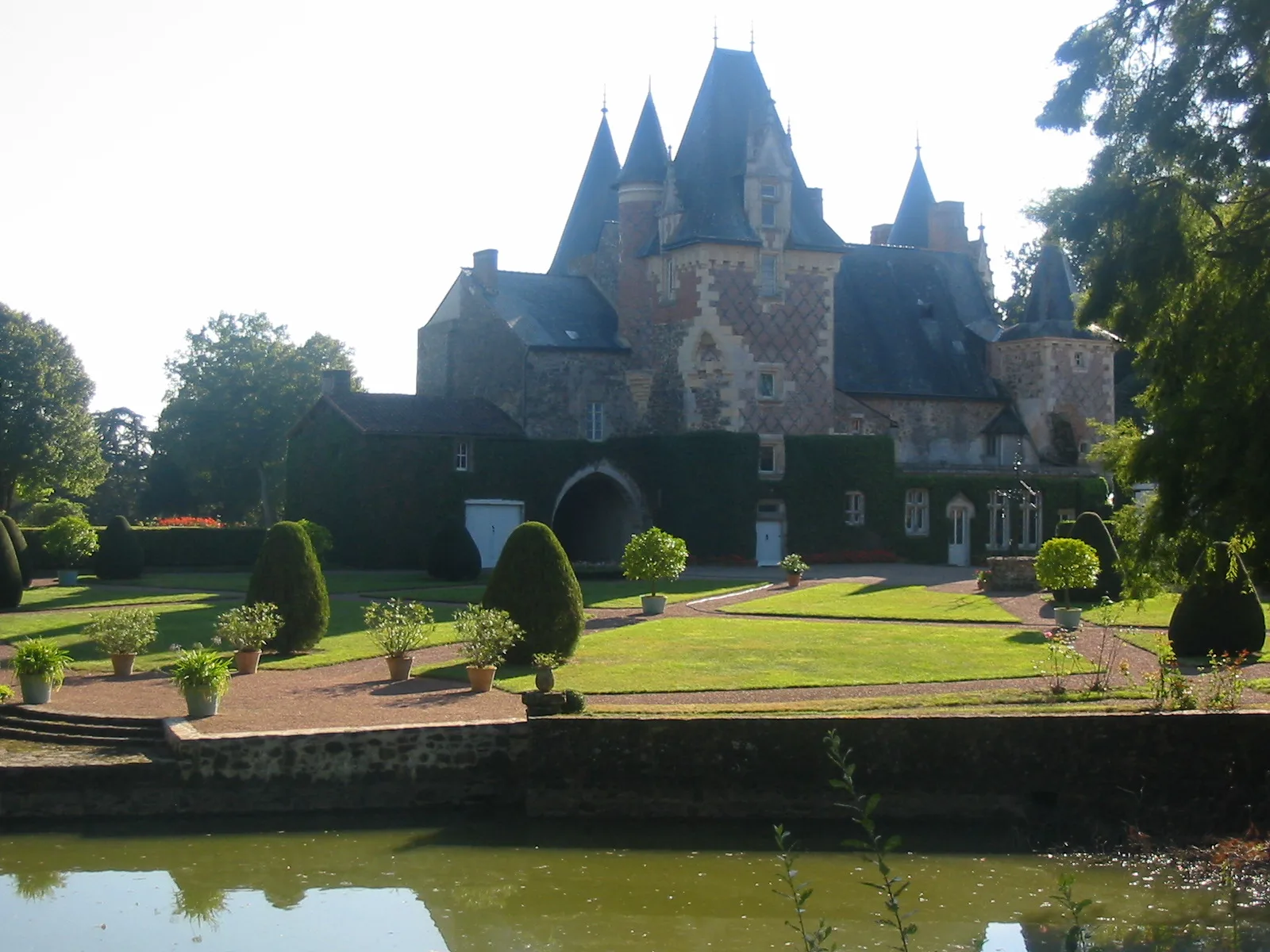 Etang du Lys à Lys-Haut-Layon — À 2,5 km du lac