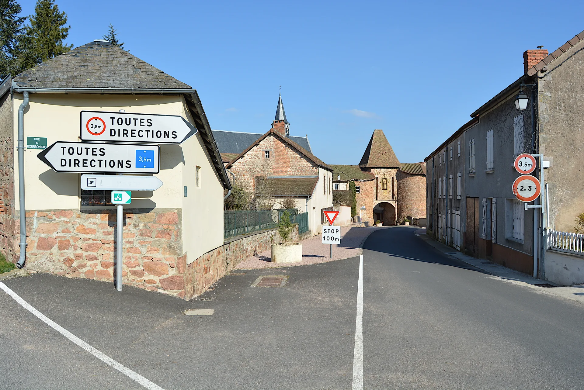 Etang du Moulin à Montaiguët-en-Forez — À 1,3 km du lac