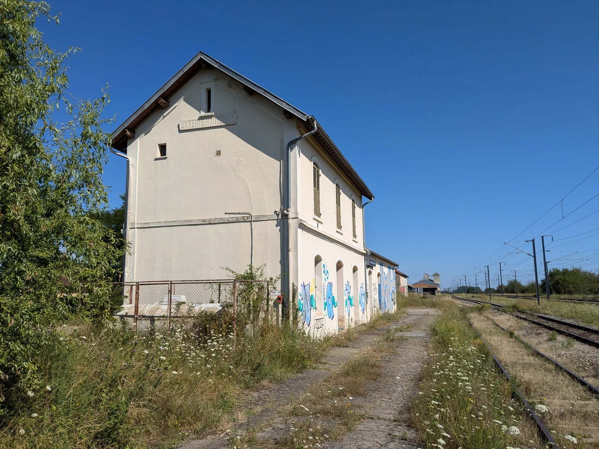 Etang du moulin à Saint-Gérand-de-Vaux — À 3,6 km du lac
