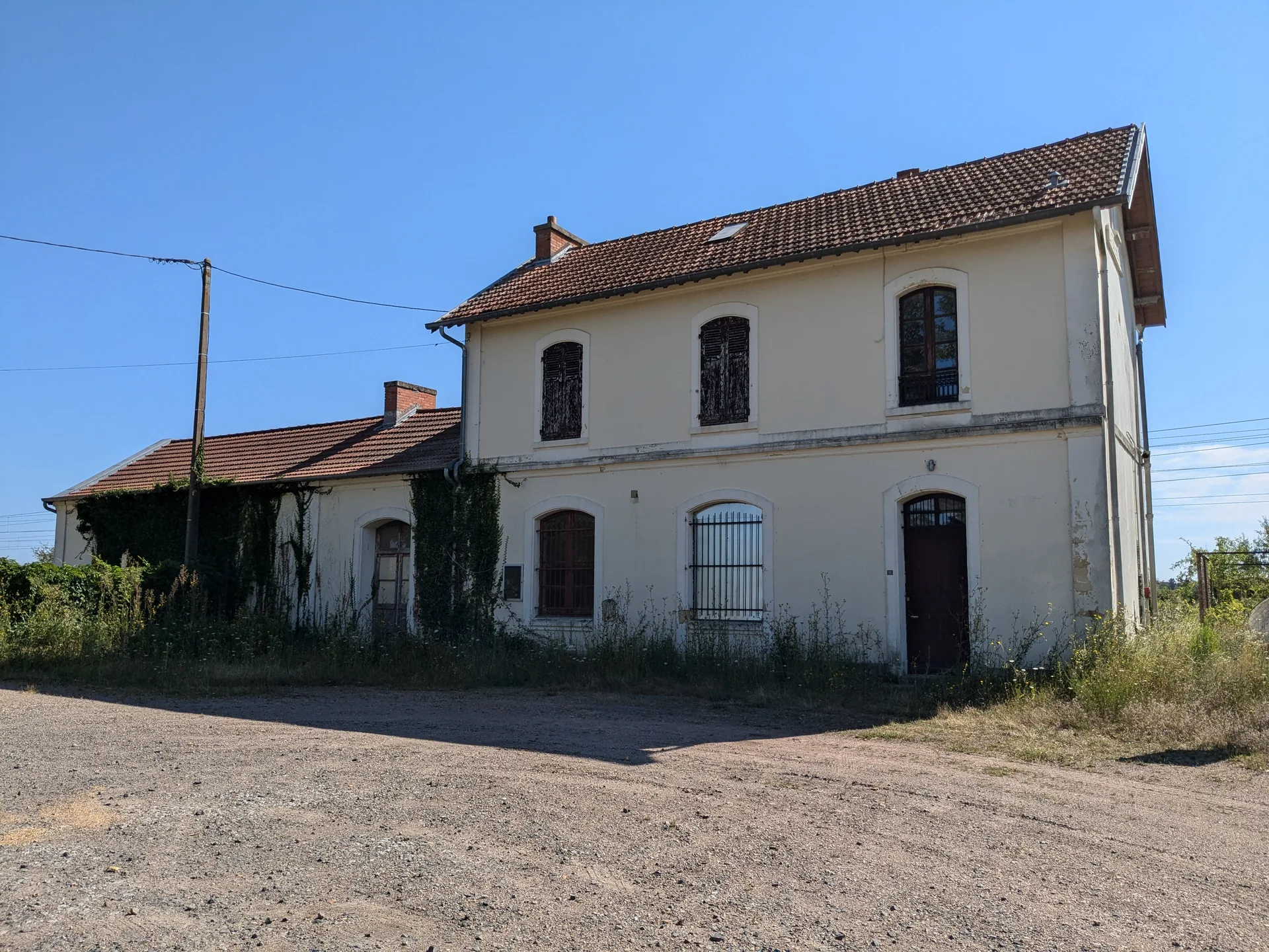 Etang du moulin à Saint-Gérand-de-Vaux — À 3,6 km du lac