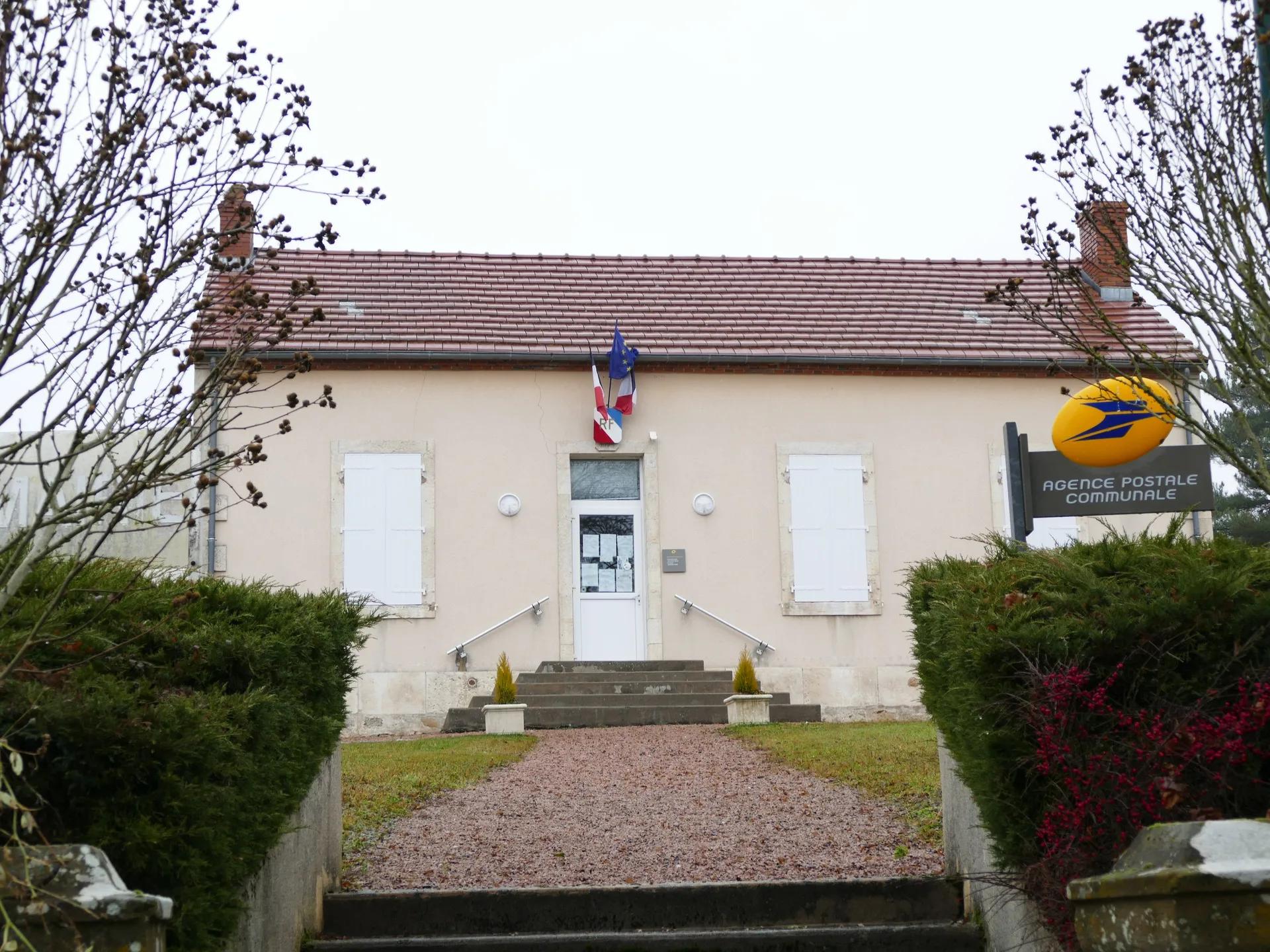 Etang du moulin à Saint-Gérand-de-Vaux — À 3,8 km du lac