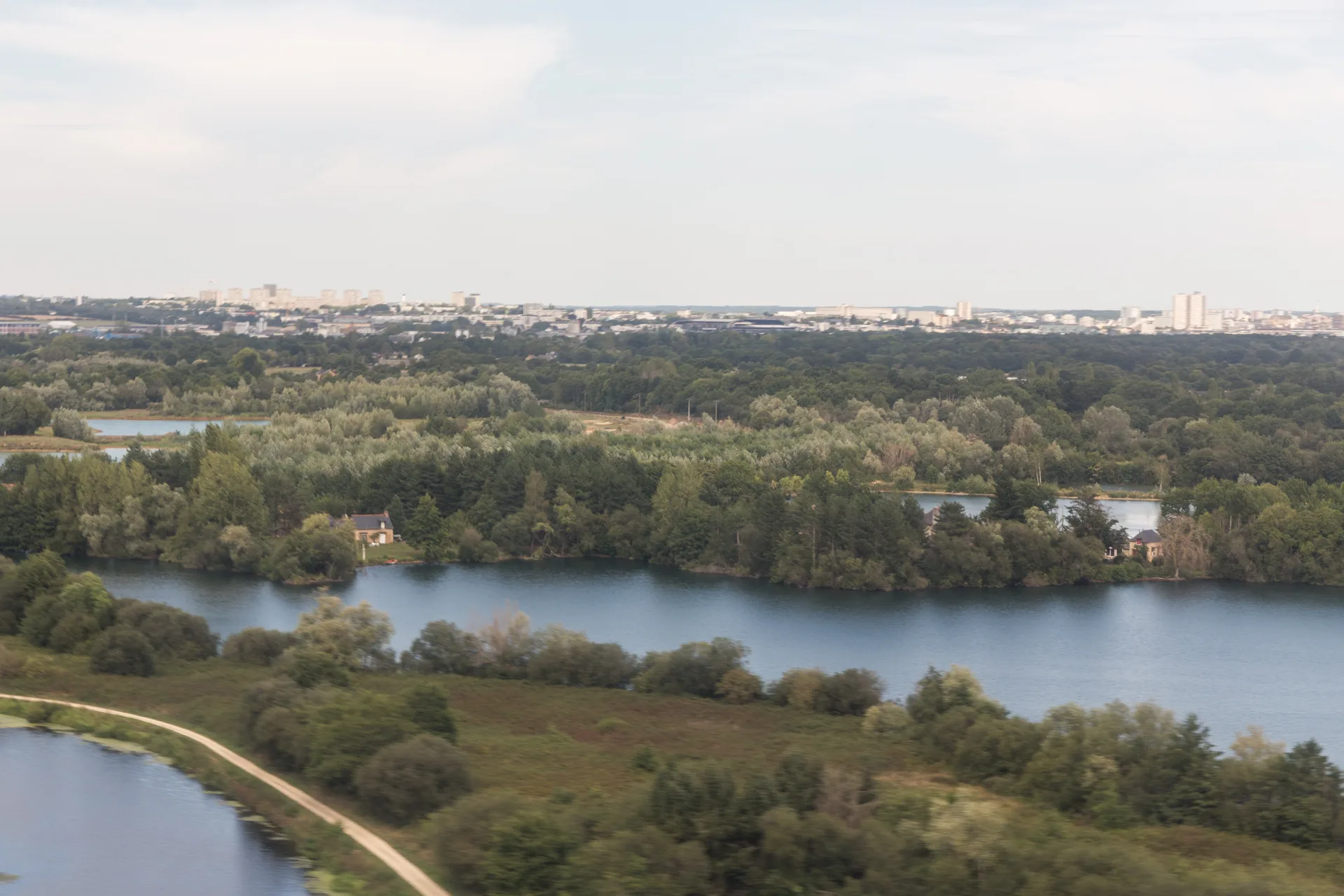 Etang du Rheu à Saint-Jacques-de-la-Lande — À 478 m du lac