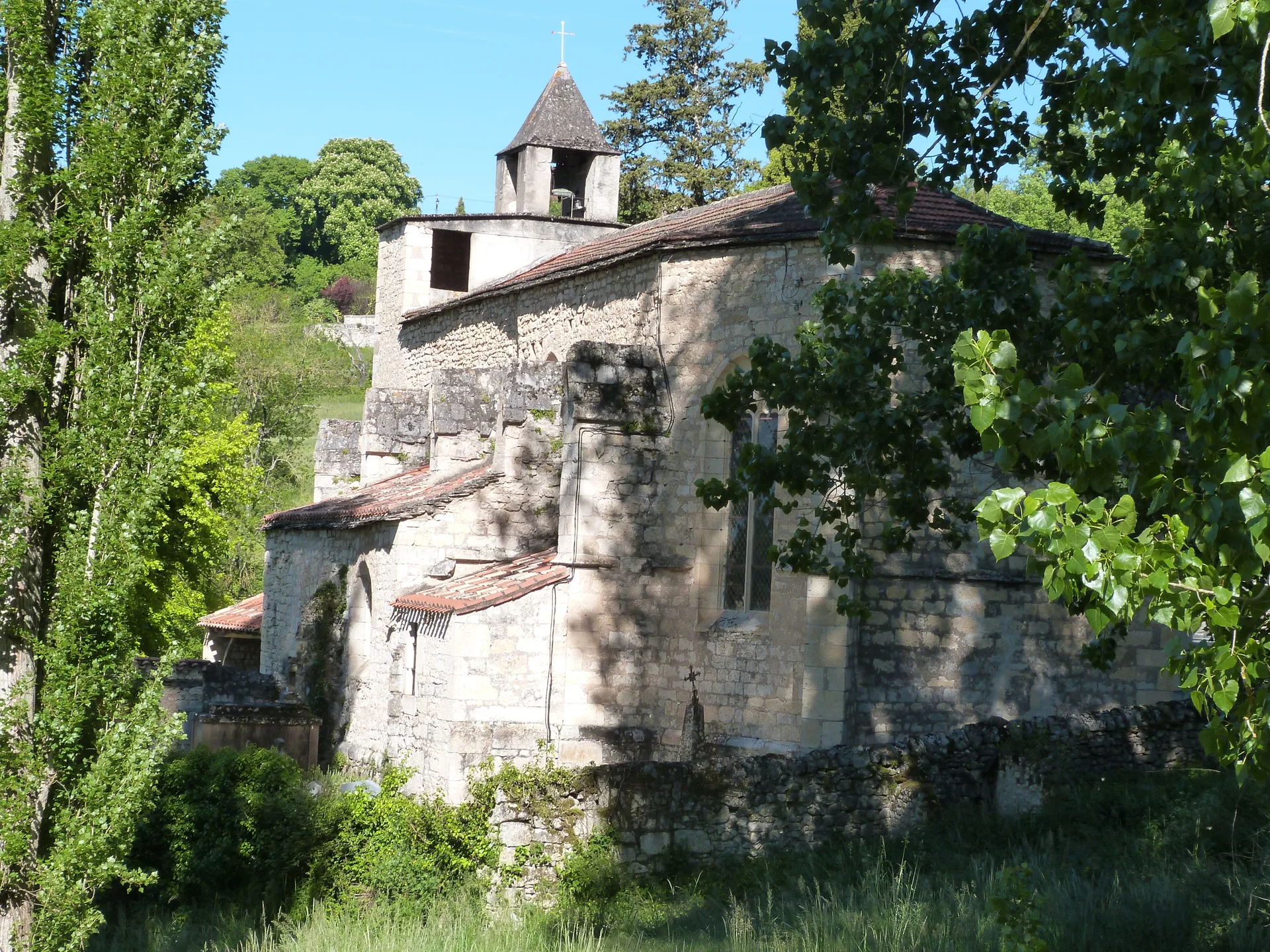 Etang du ruisseau de Rayssac à Les Cabannes — À 1,3 km du lac