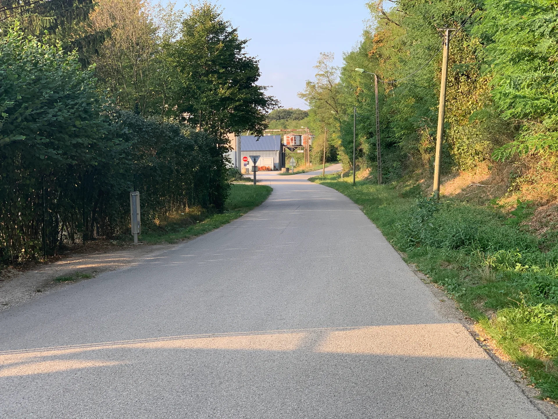 Etang du Servon à Saint-Étienne-du-Bois — À 285 m du lac