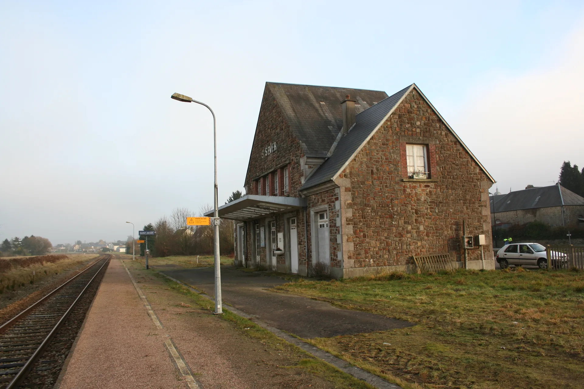 Etang du vieux chateau à Noues de Sienne — À 2,1 km du lac