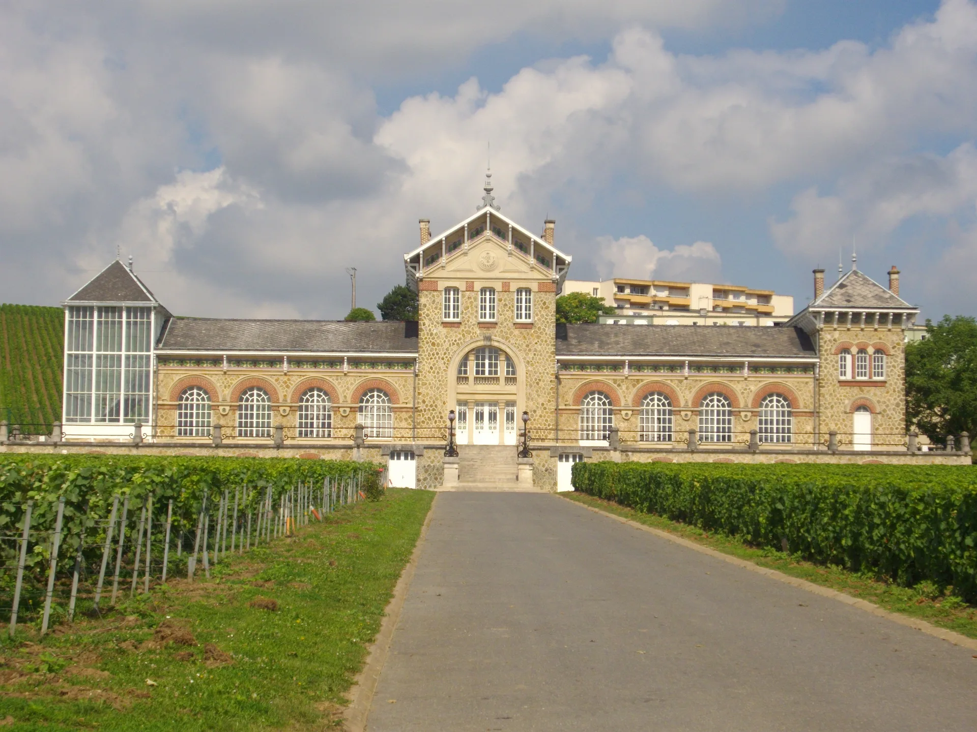 Etang Neuf à Épernay — À 4,9 km du lac