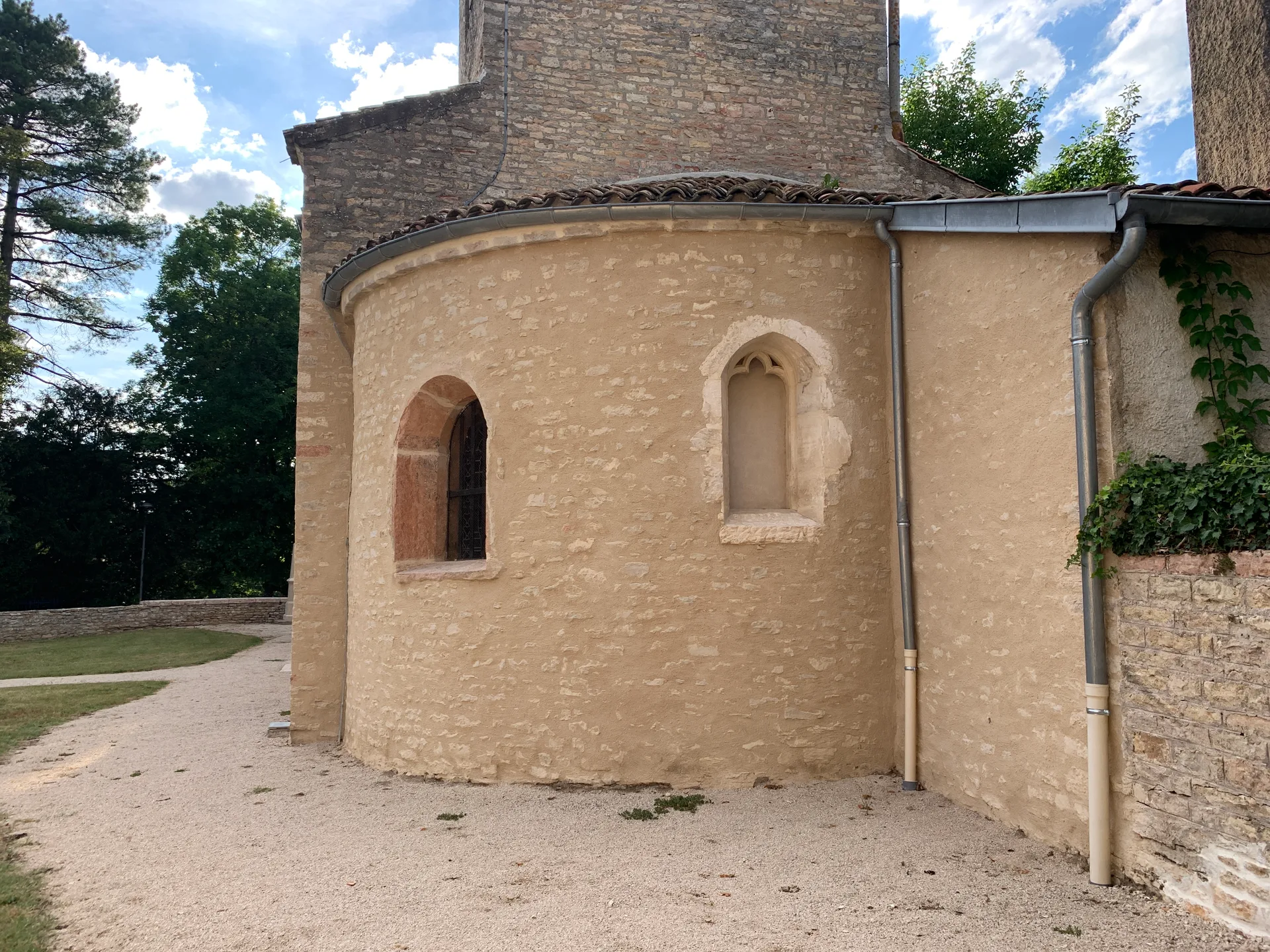 Etang Neuf à Ormes — À 870 m du lac