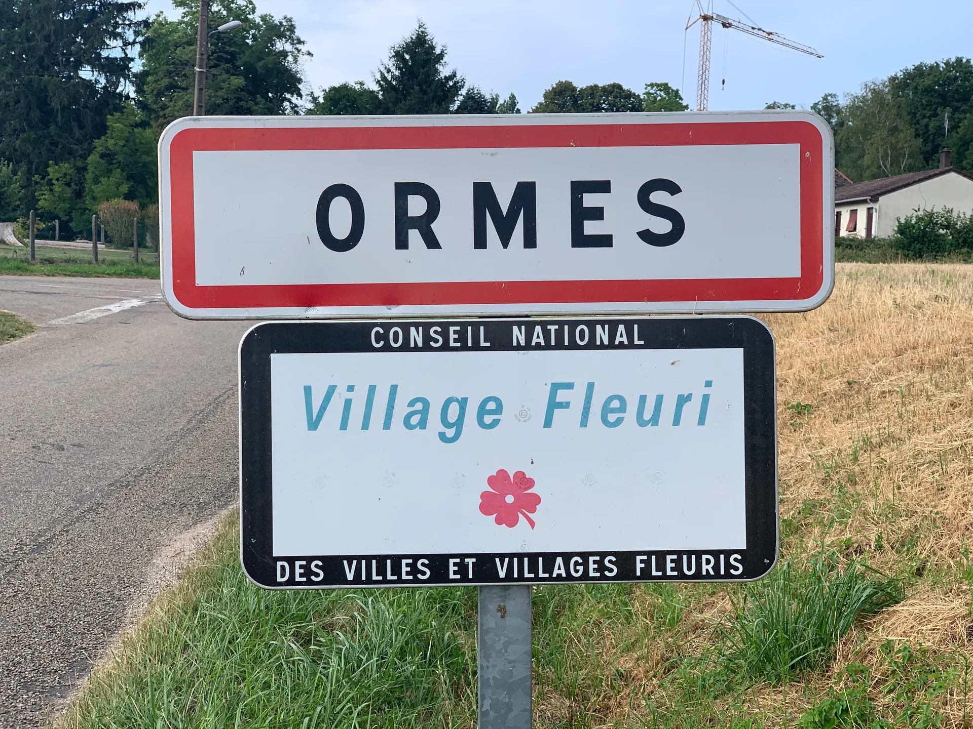 Etang Neuf à Ormes — À 471 m du lac
