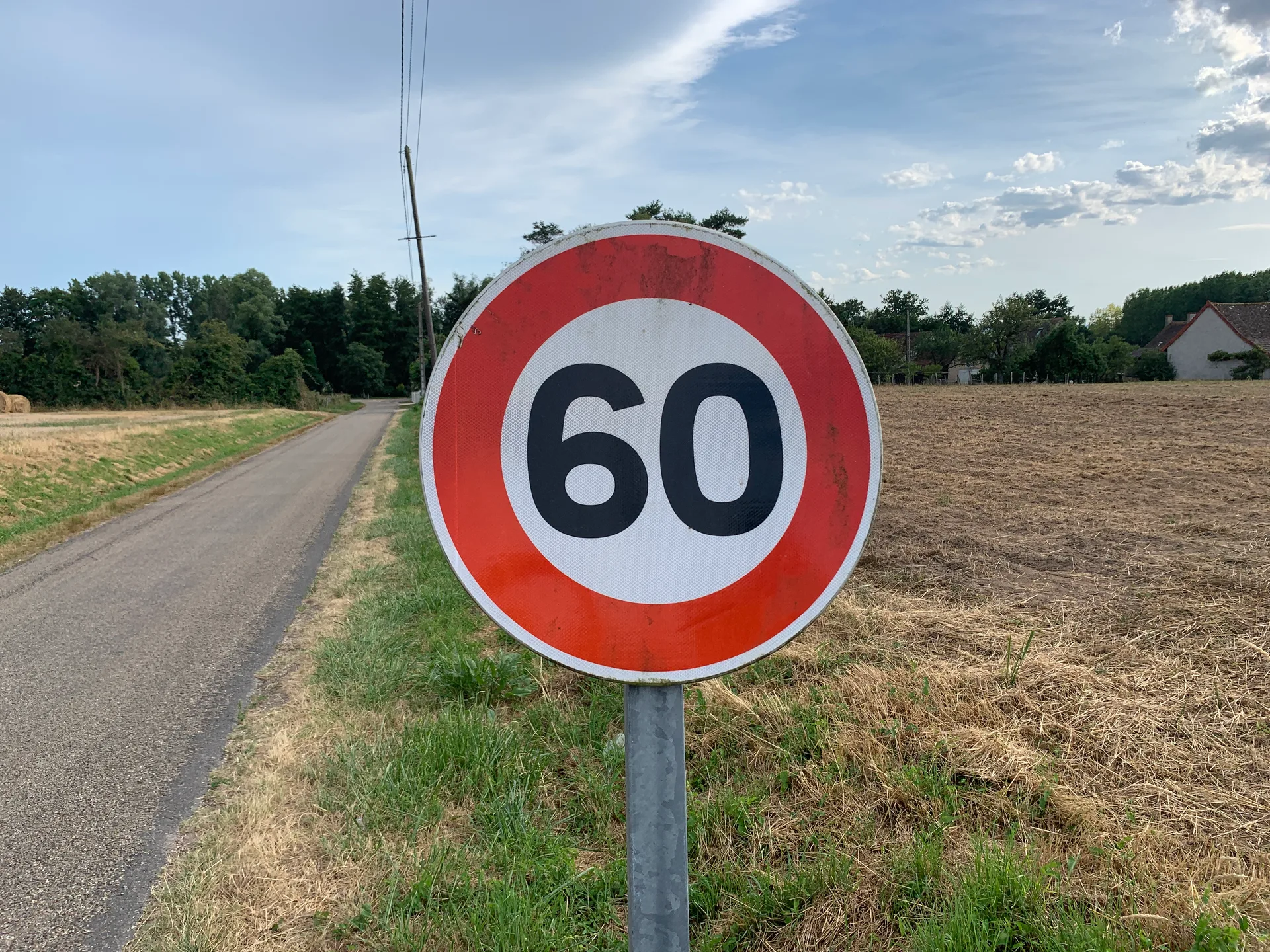 Etang Neuf à Ormes — À 472 m du lac