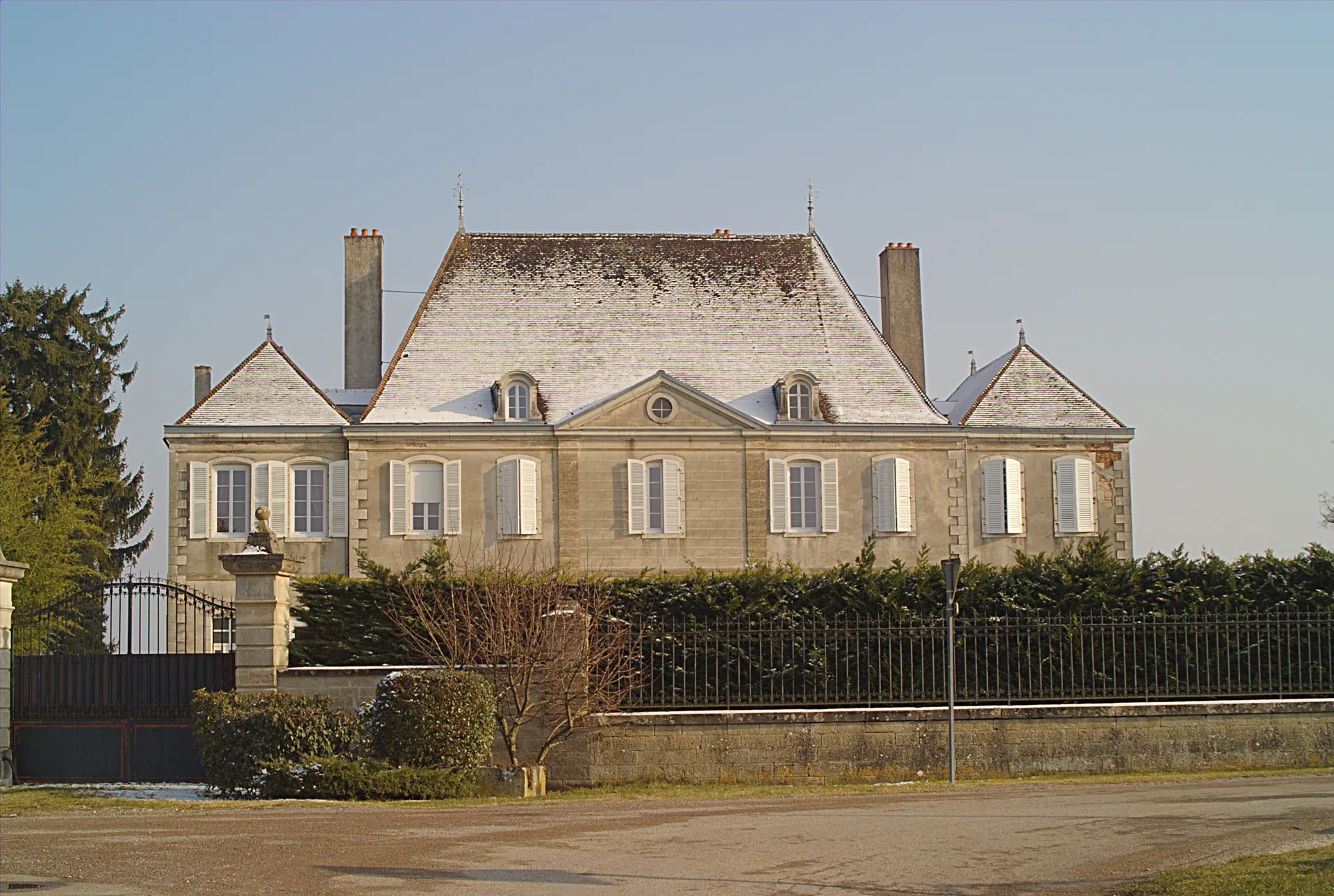 Etang Neuf à Saint-Nicolas-lès-Cîteaux — À 4,6 km du lac
