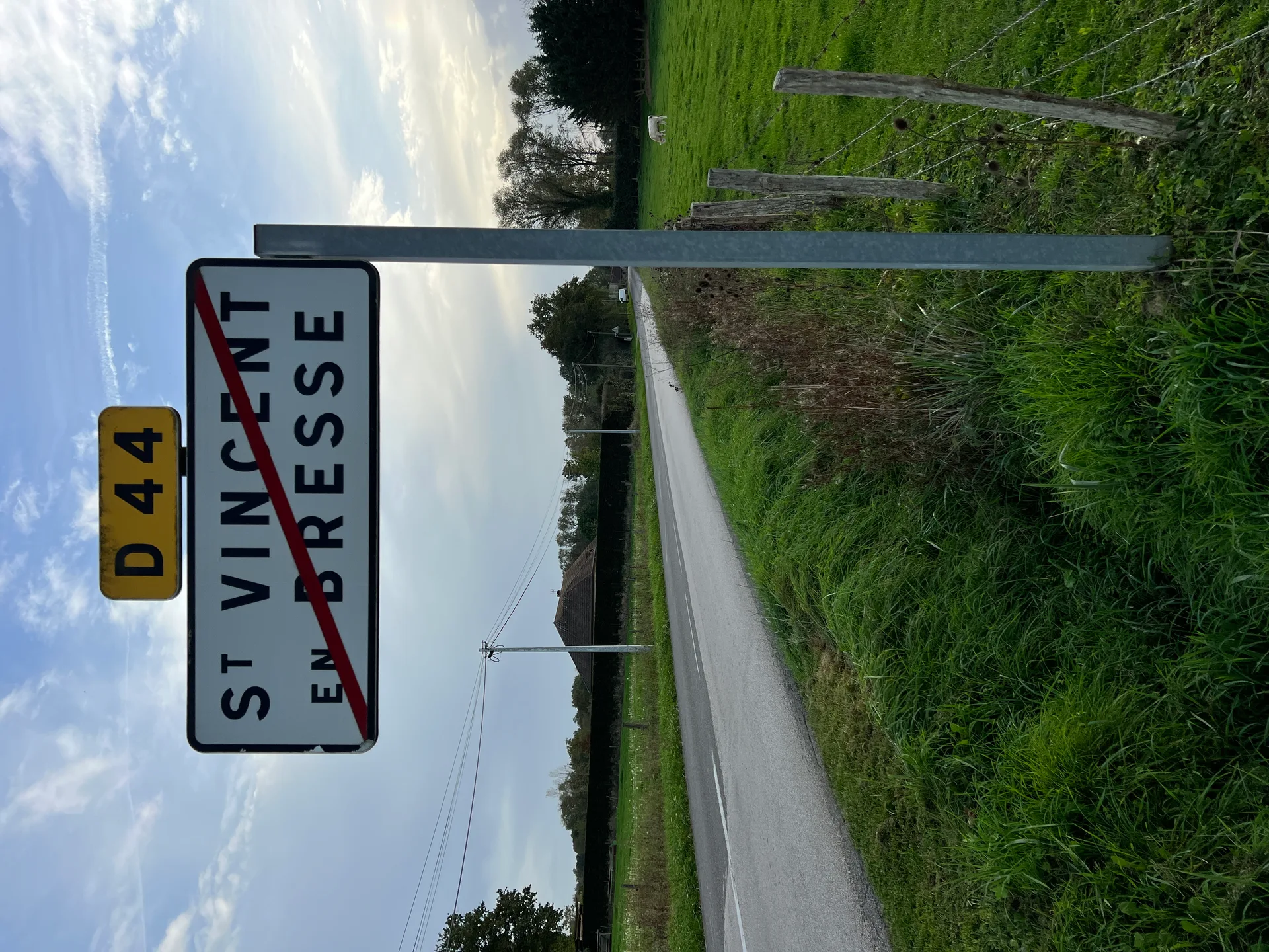 Etang Neuf à Saint-Vincent-en-Bresse — À 1,2 km du lac