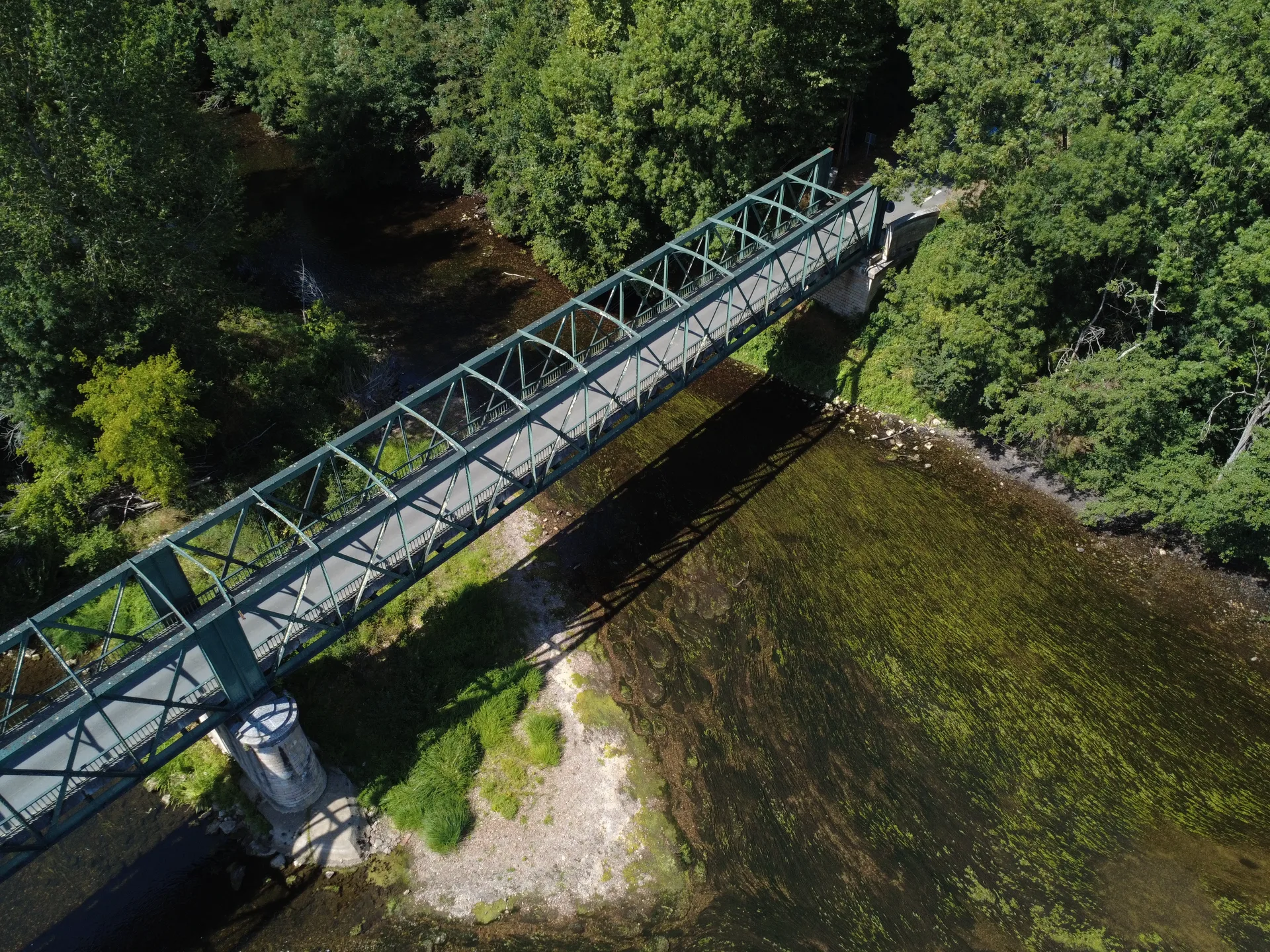 Etang Saint Victor à Ruffec — À 3,8 km du lac
