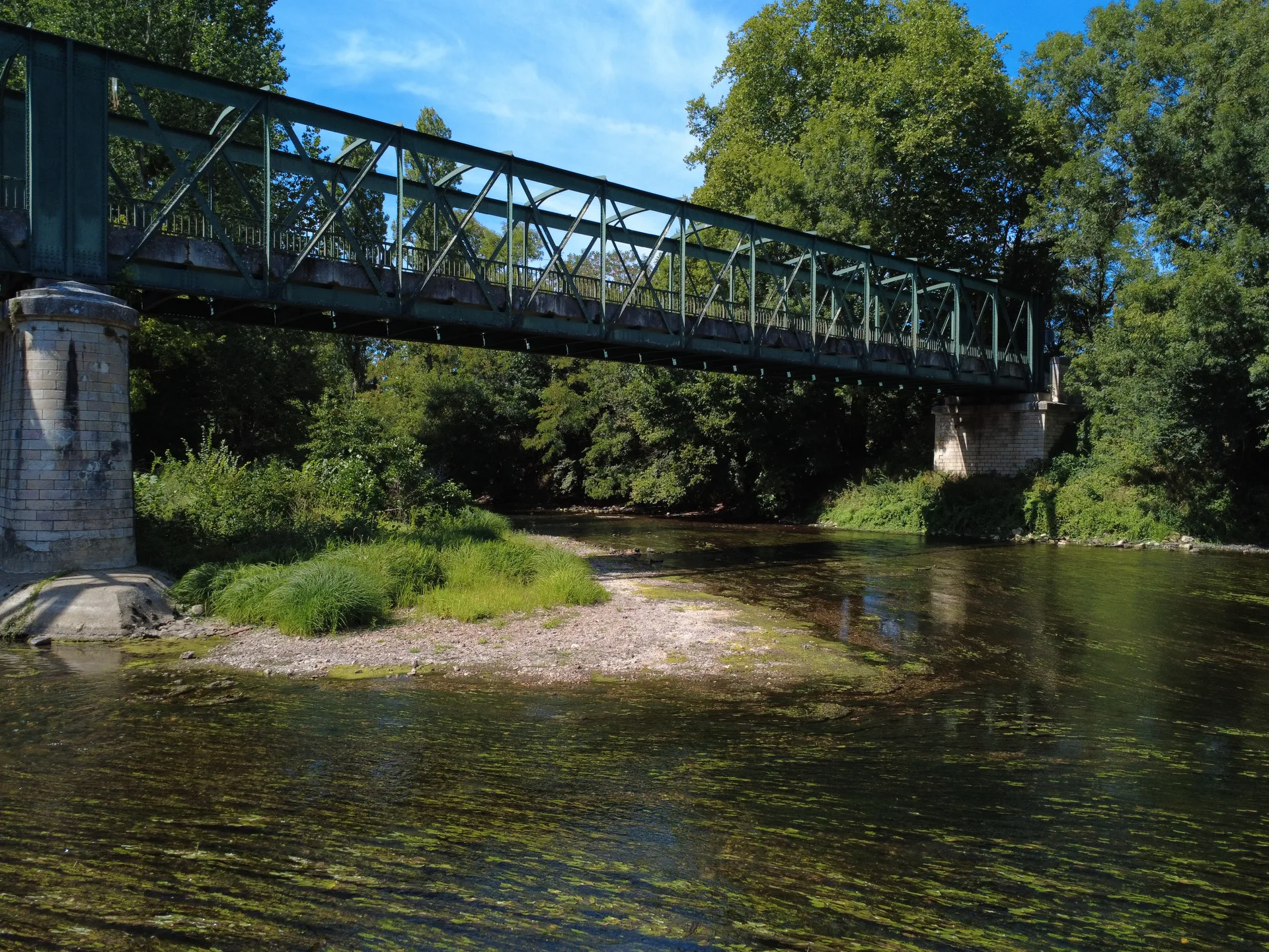 Etang Saint Victor à Ruffec — À 3,8 km du lac