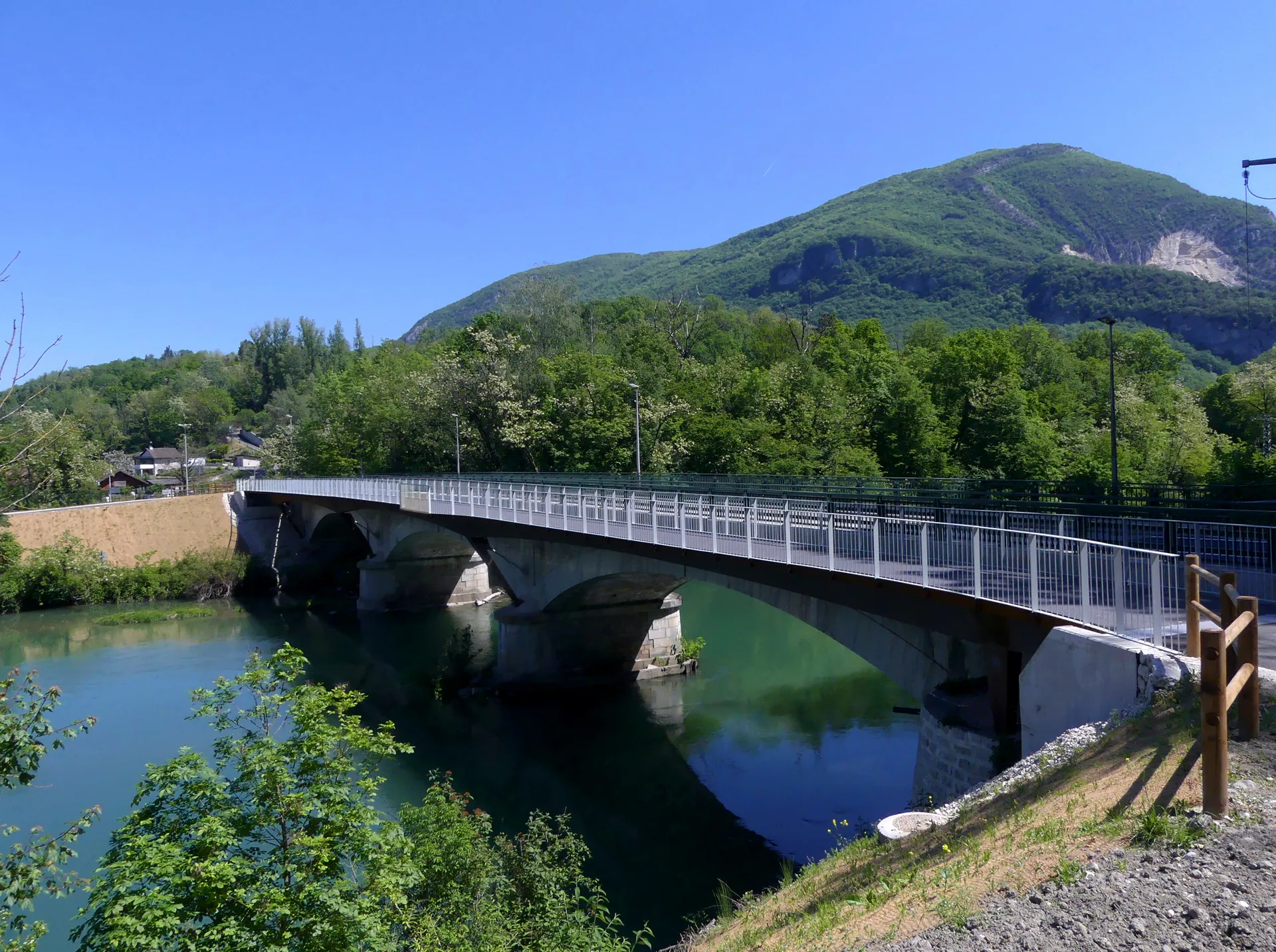 Etangs de la Malourdie à Motz — À 452 m du lac