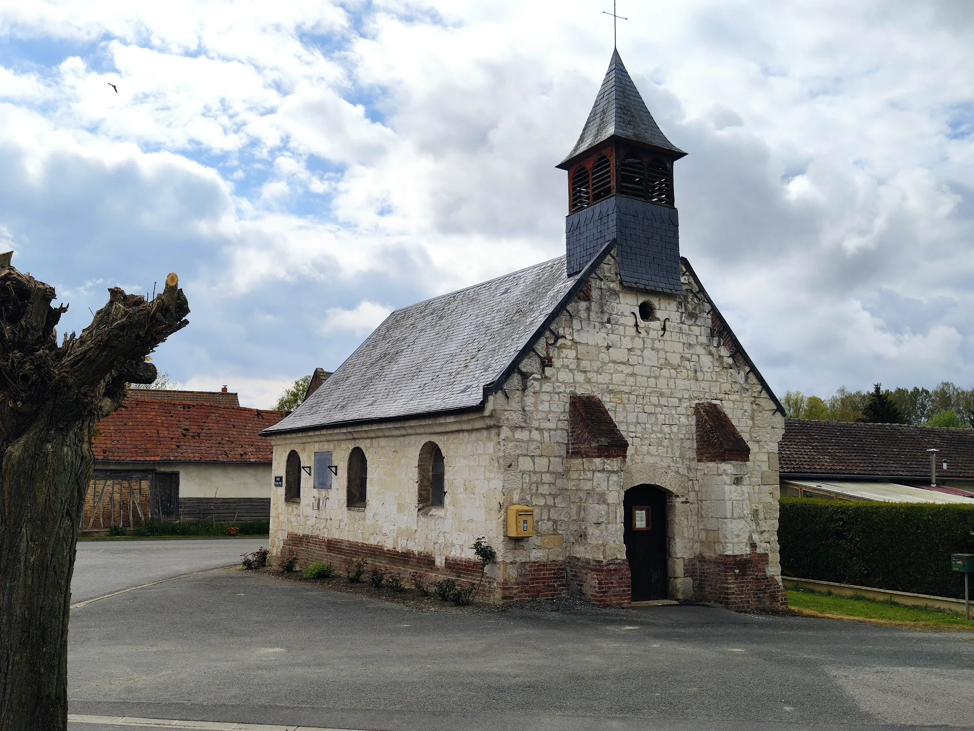 Etangs de Neuville les Loeuilly à Ô-de-Selle — À 1,8 km du lac